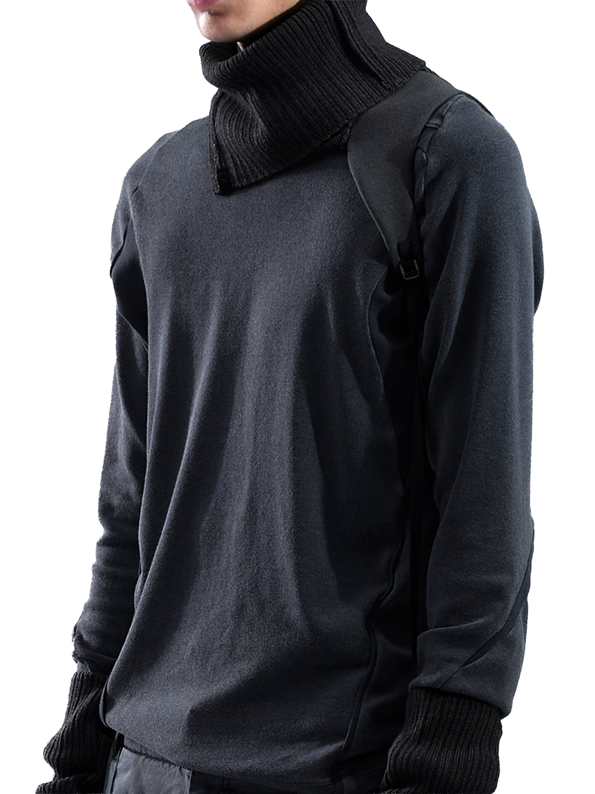 Harnessed neck warmer