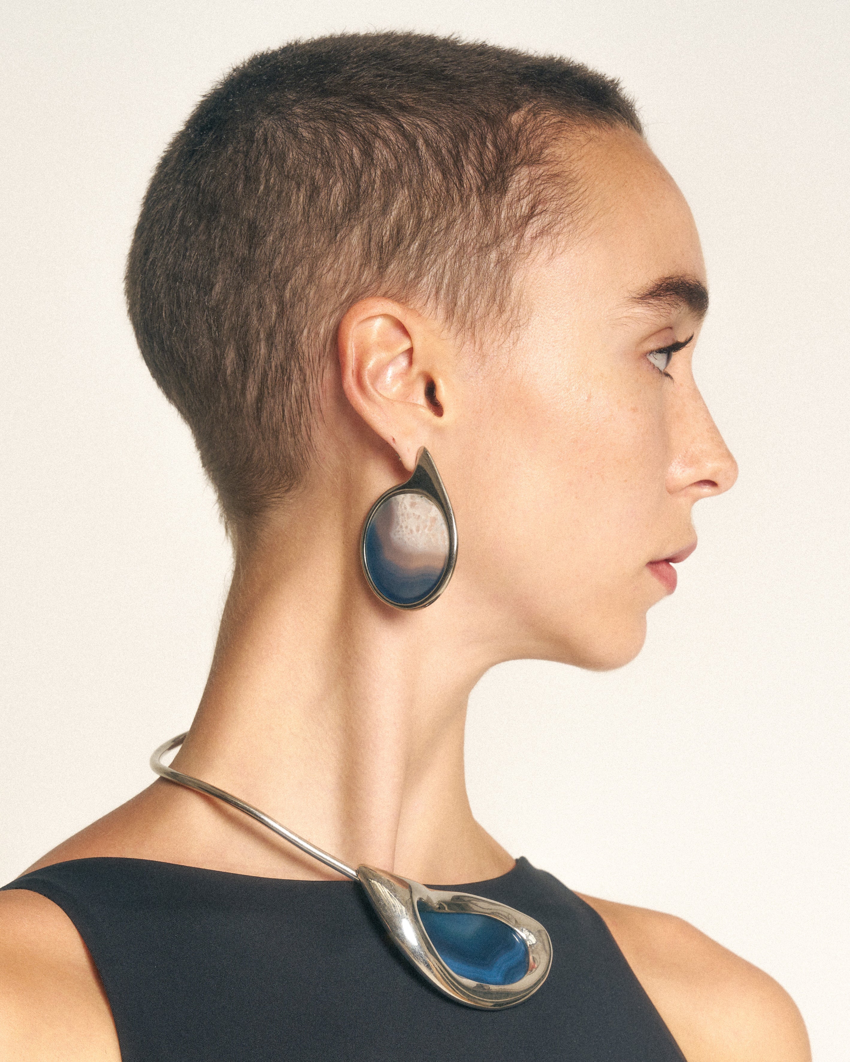 Dusk choker