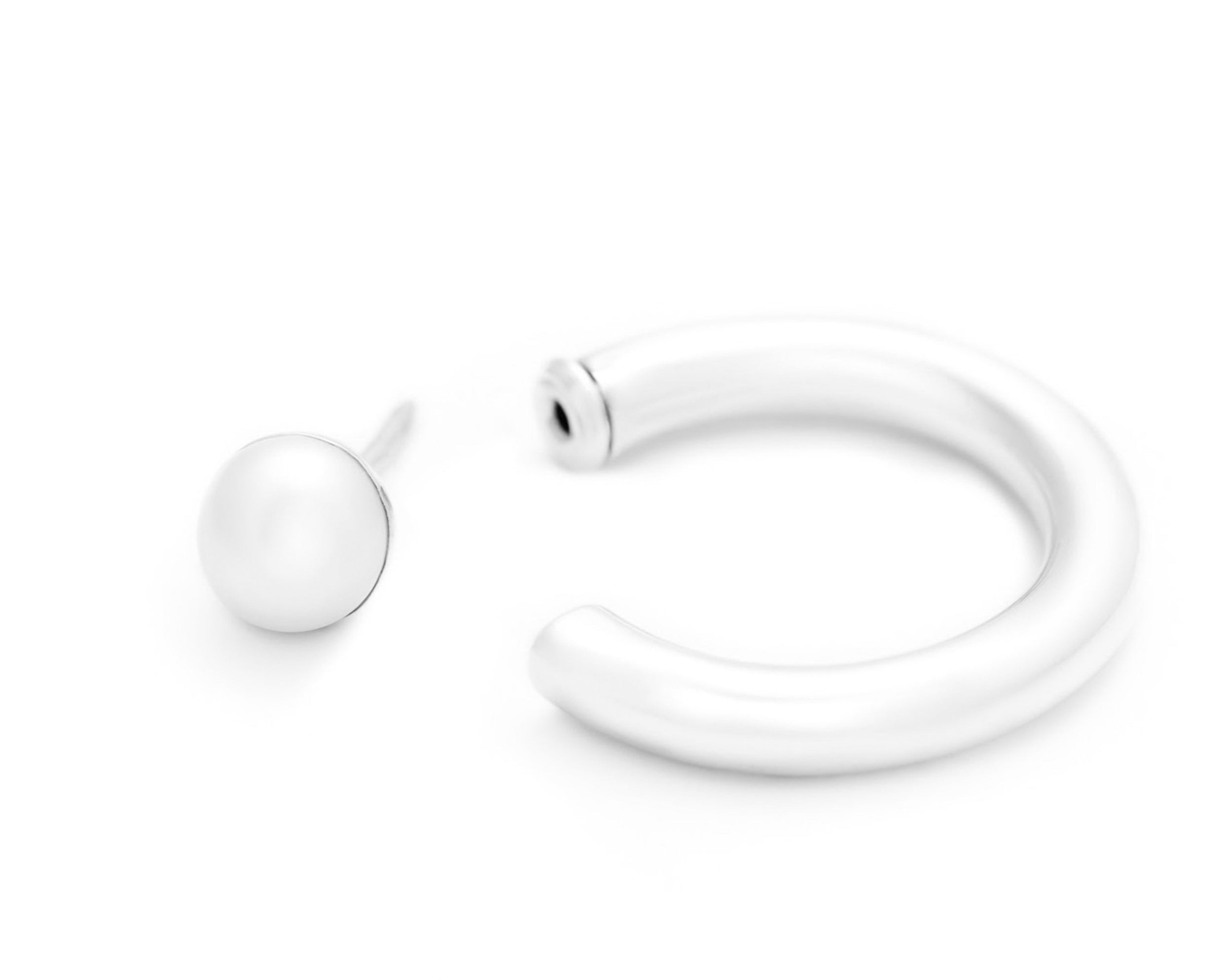 Hoop & pearl stud