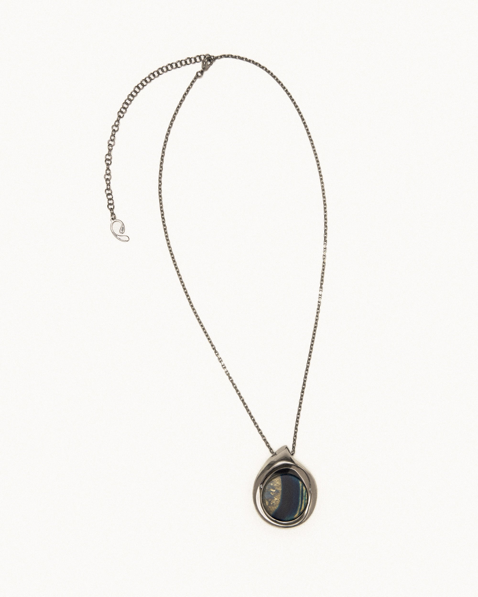 Dusk pendant