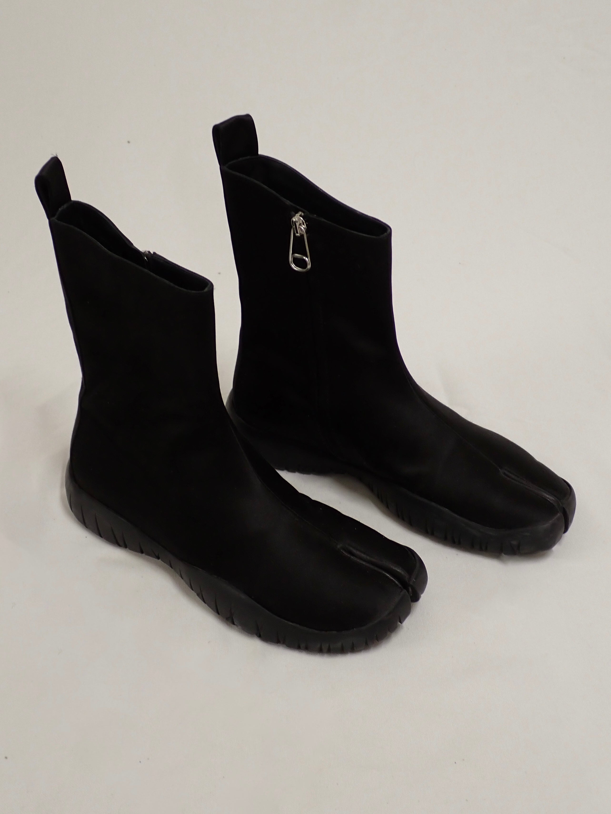 Mm6 tabi boots