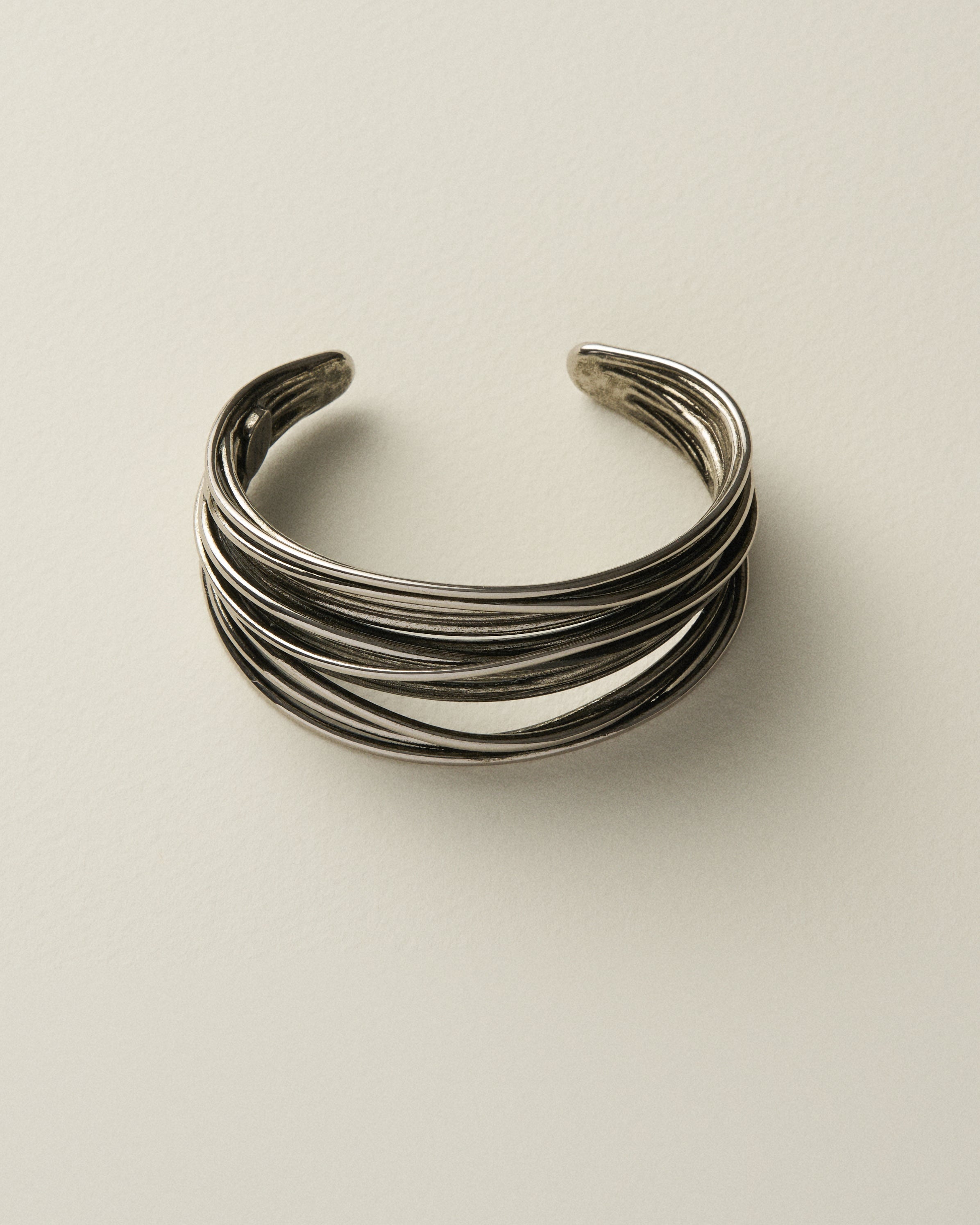 Orbit wrist cuff large
