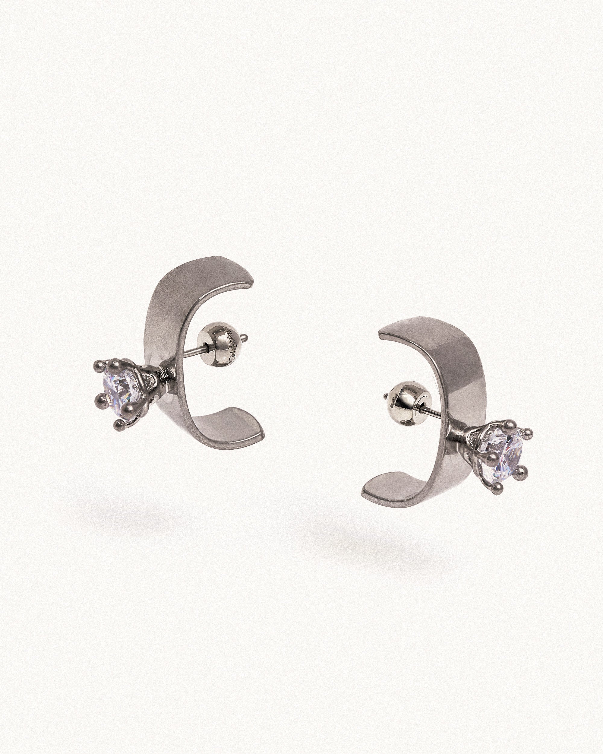 Diamanti armour earrings