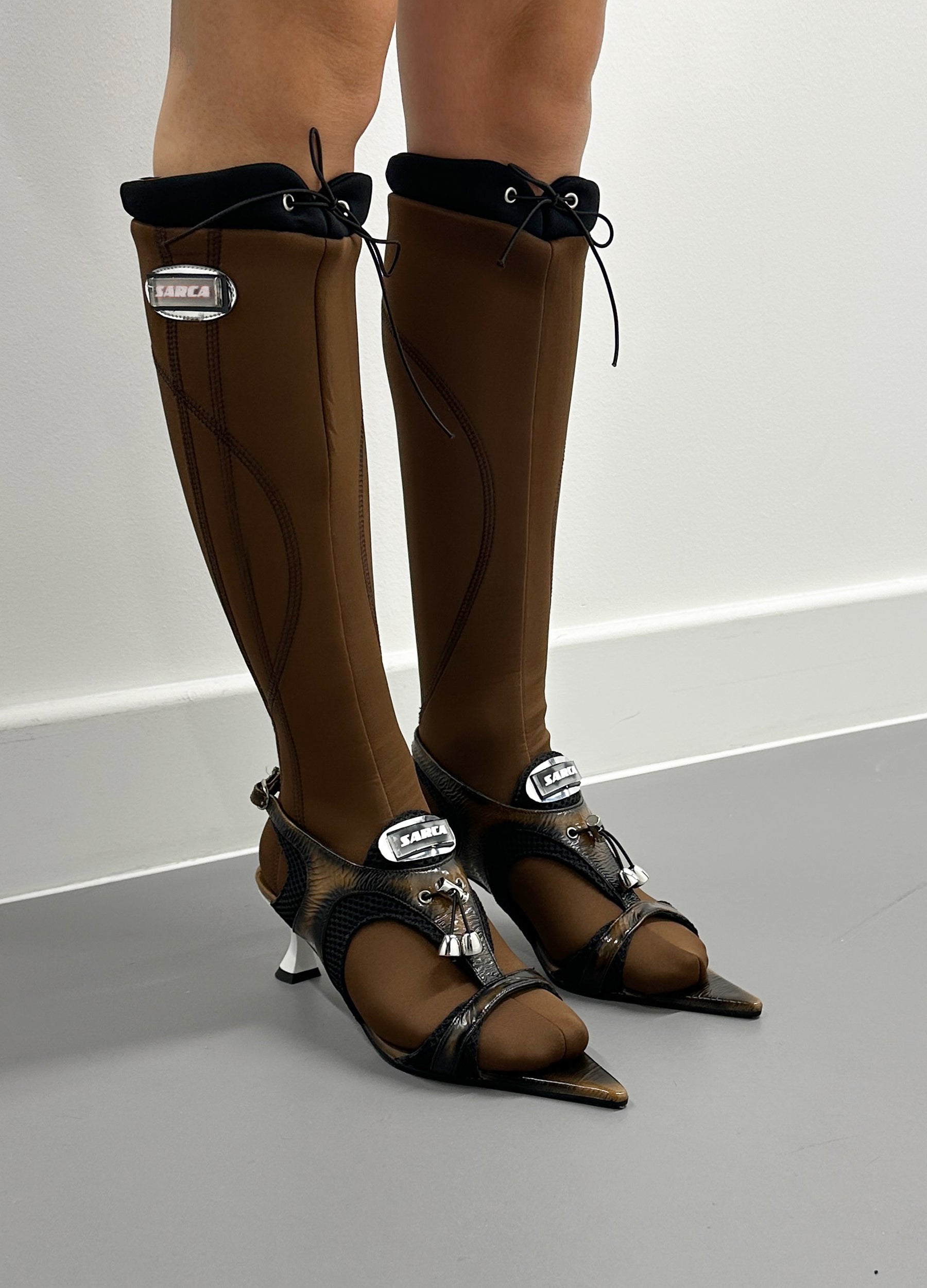 '3 "snowflake" brown sandal boot