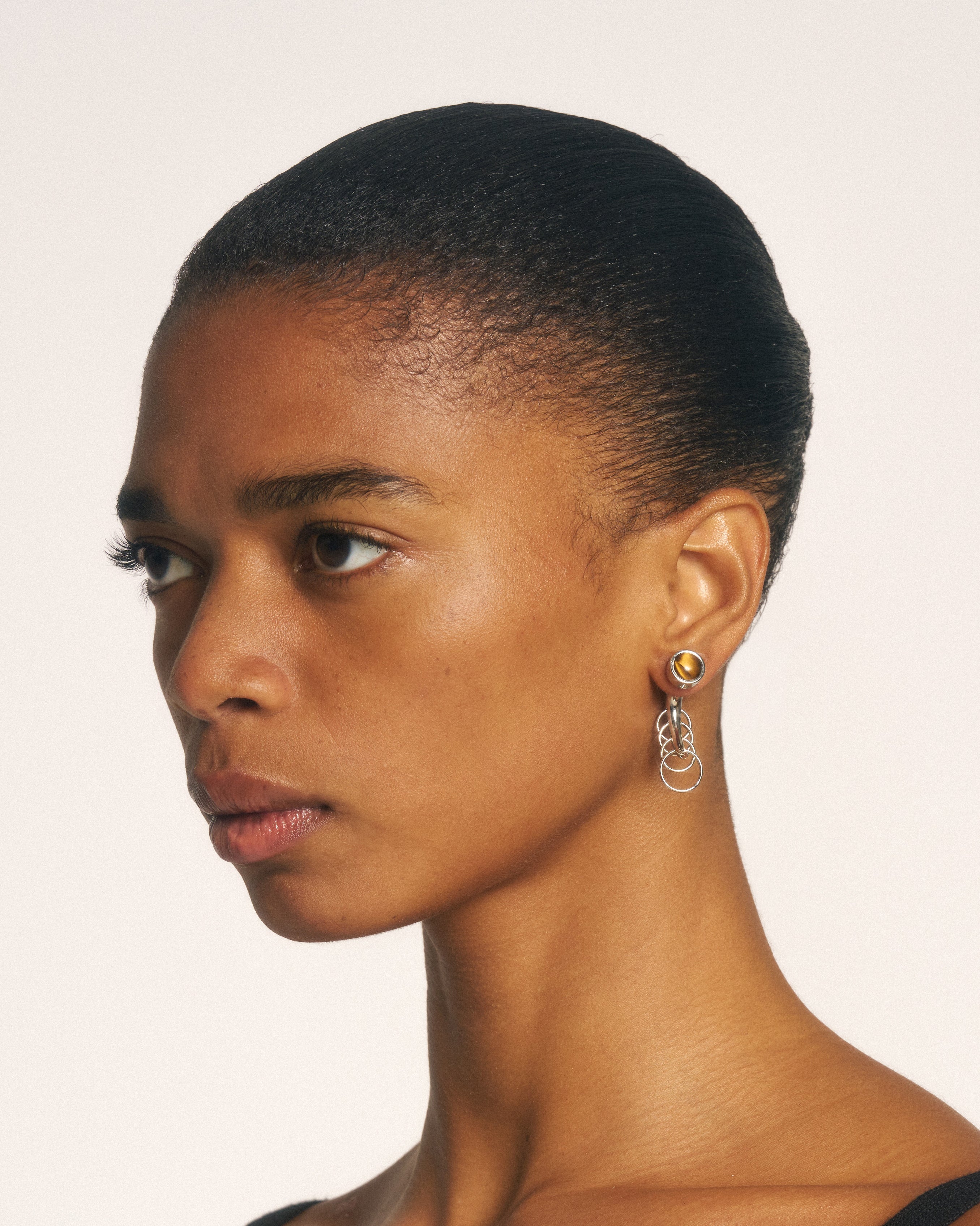 Pierced spina earrings