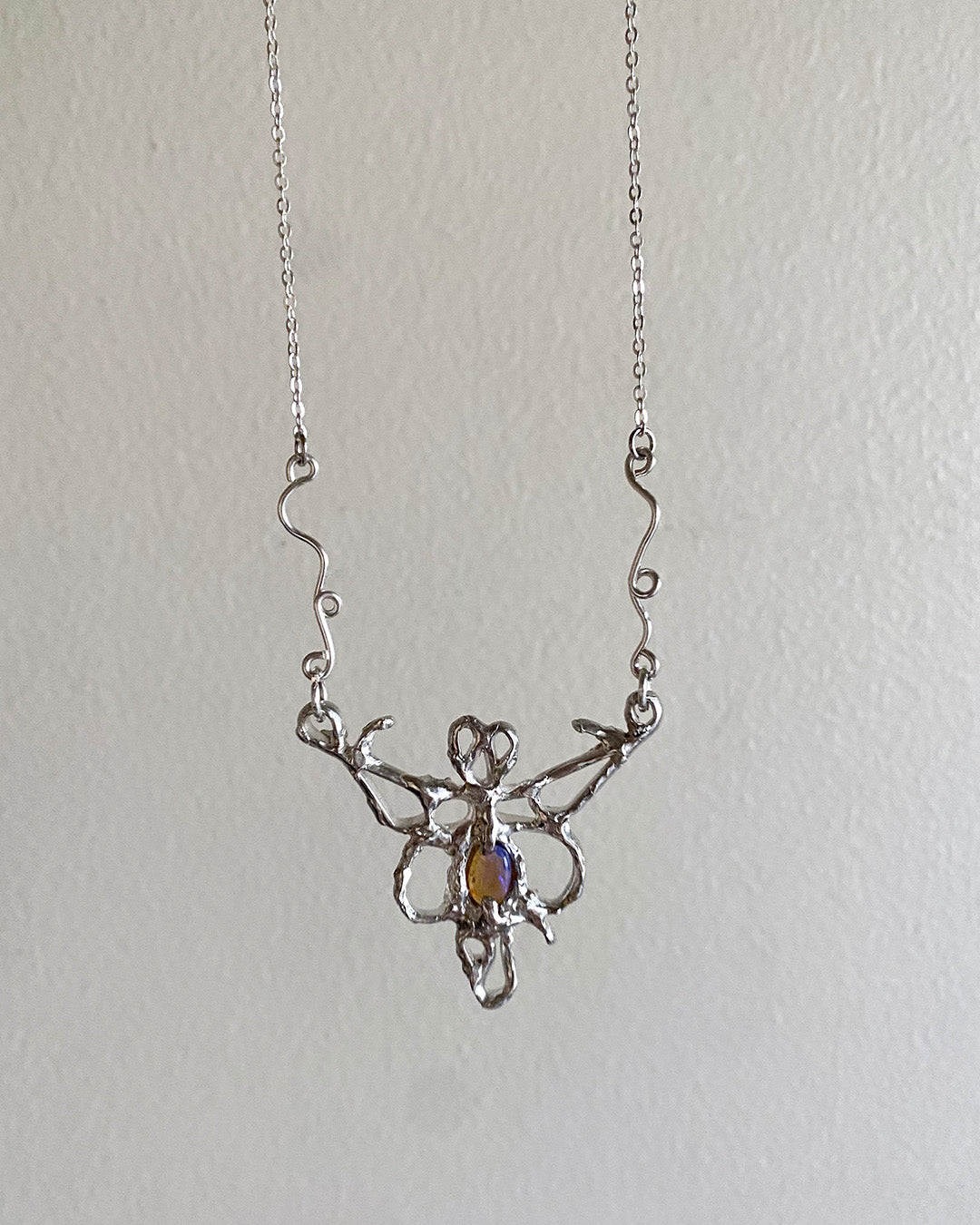 Metamorphosis necklace - silver
