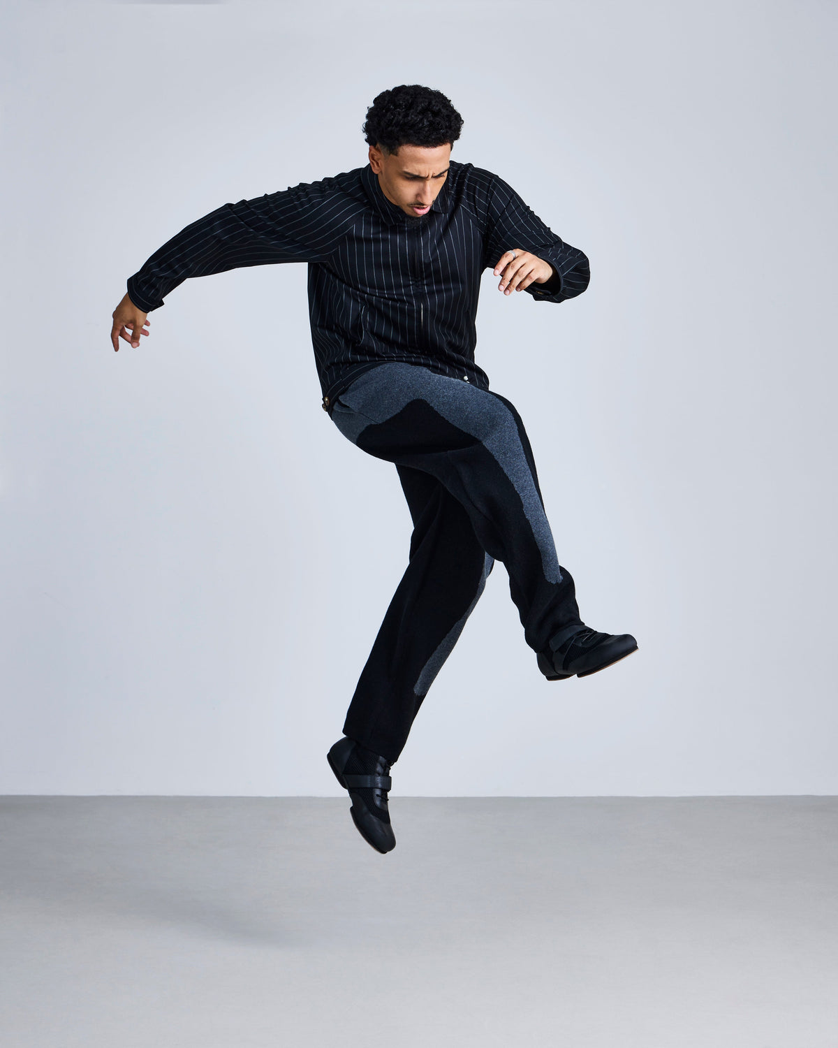 Knitted 'embrace' pants