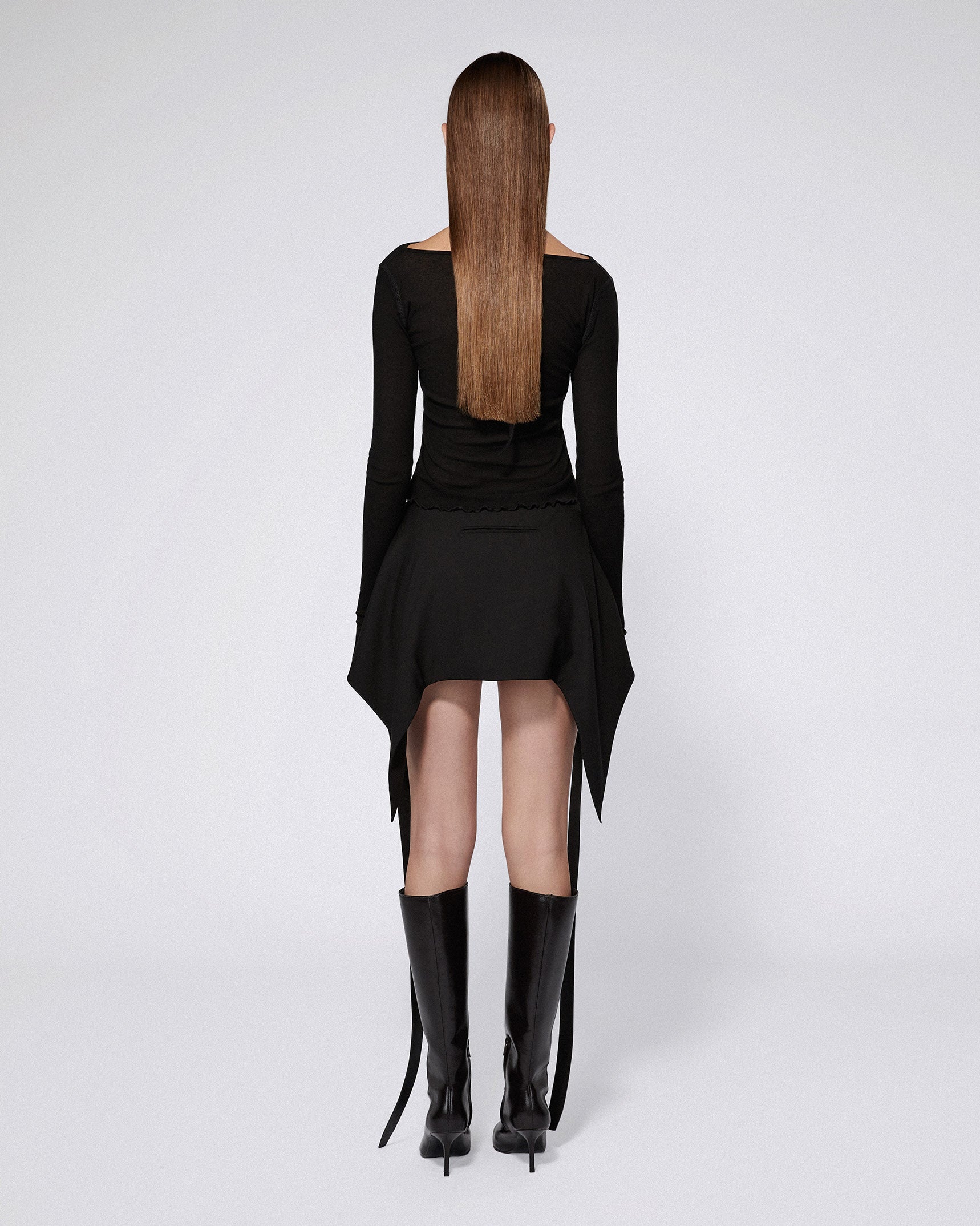 Serpentine tailored skirt black