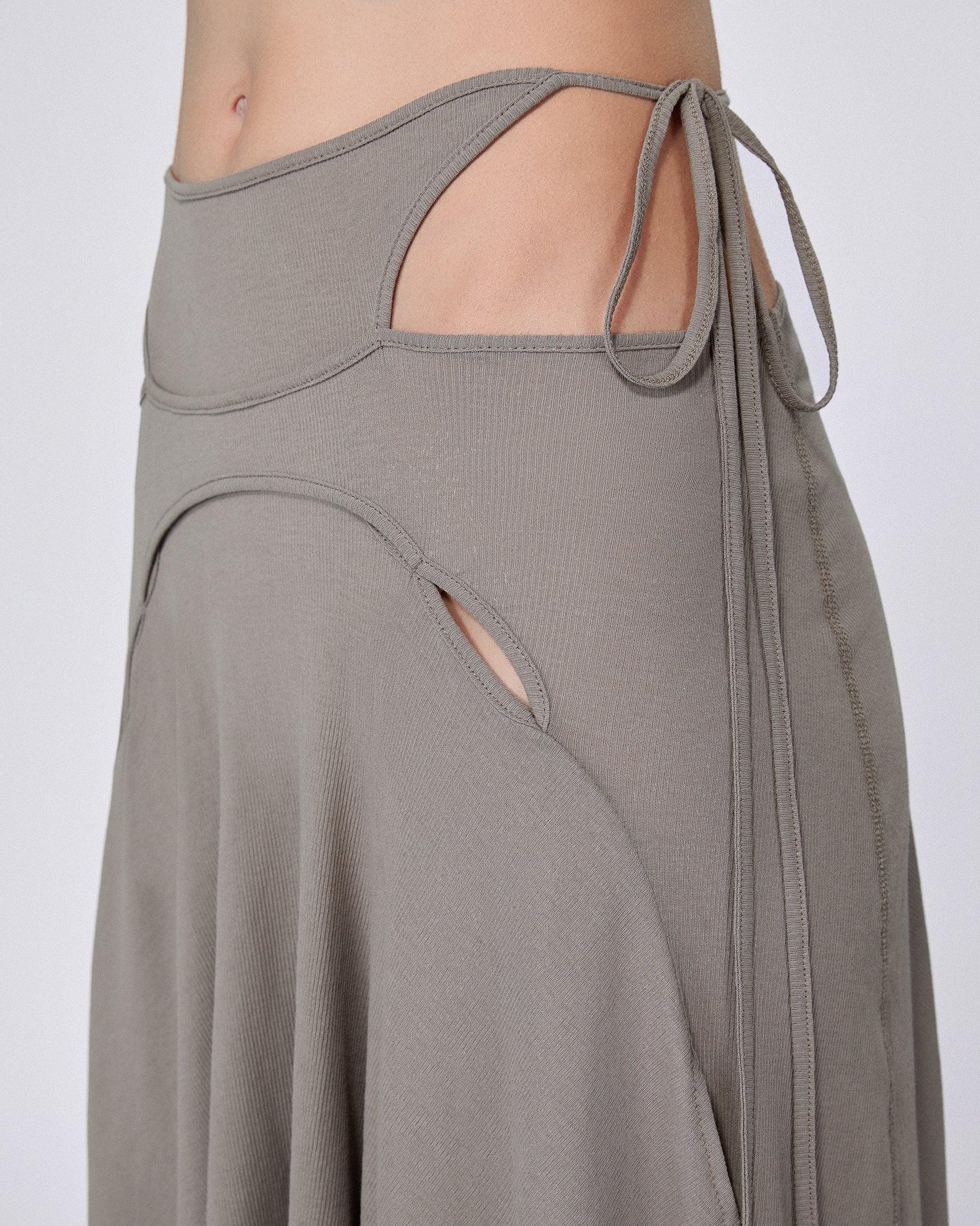 Stiletto skirt taupe
