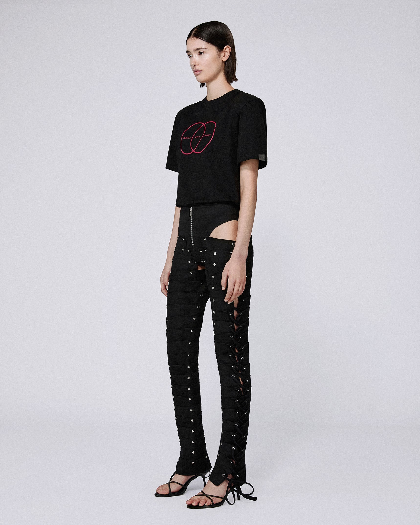 Reality / fantasy tee black