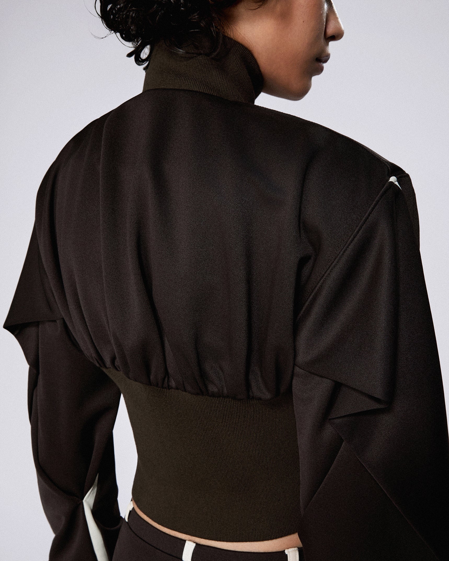Dbl sleeve zip up brown