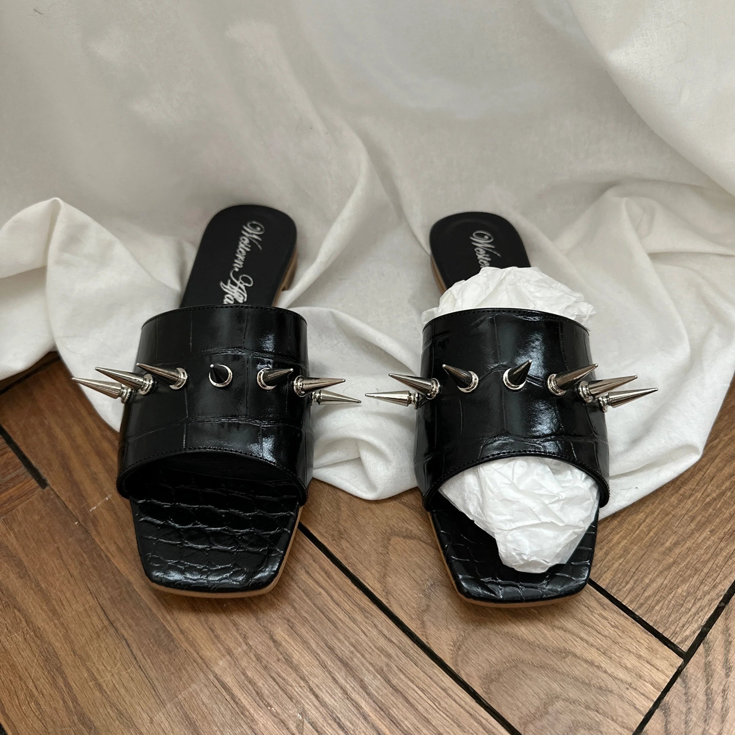 Spotlight flats