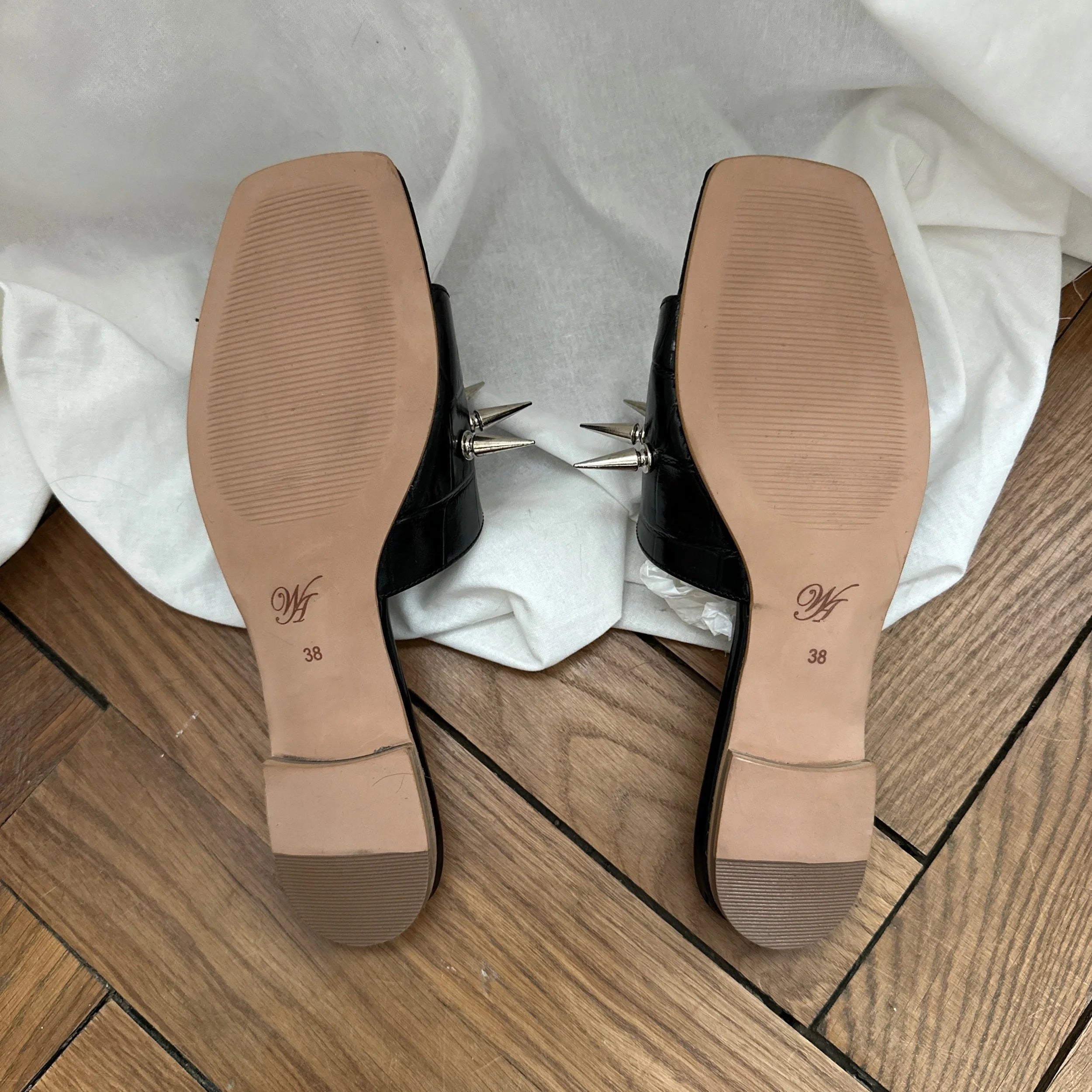 Spotlight flats