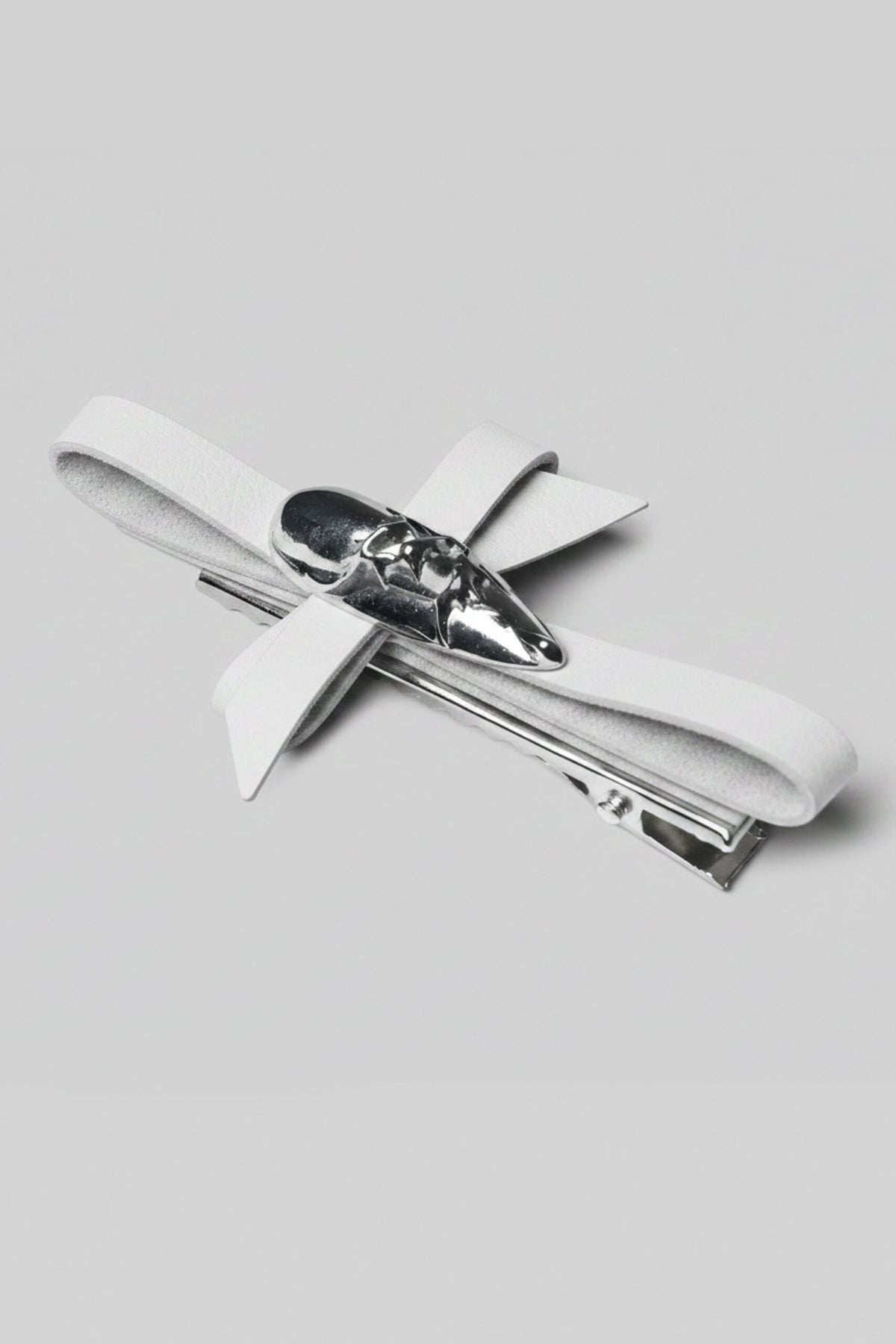 Bow hair clip in white