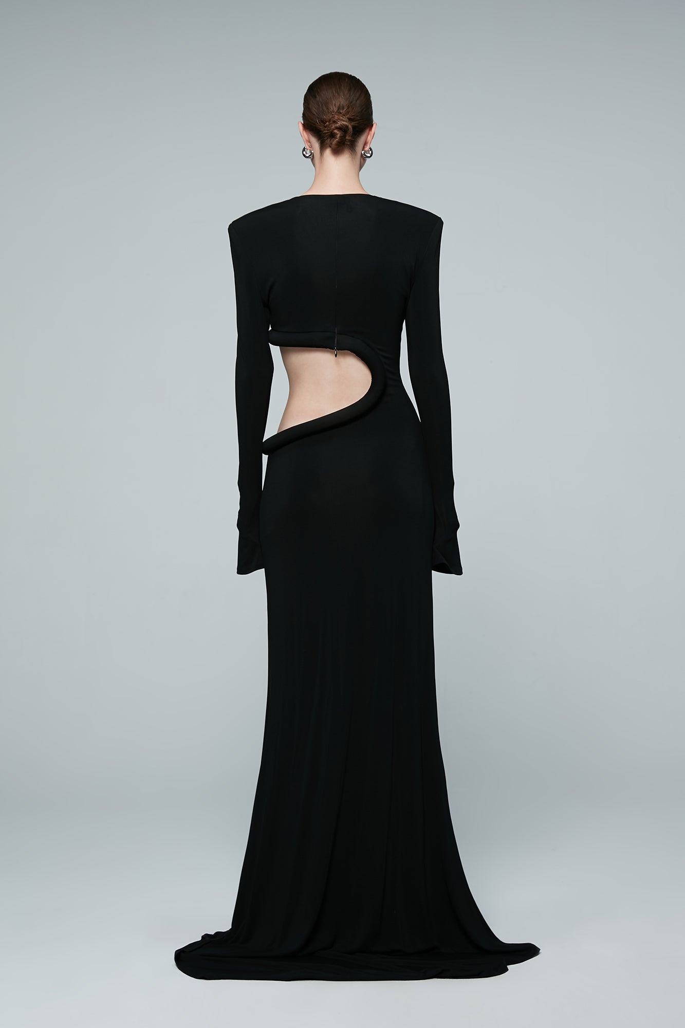 Oval dress with waist