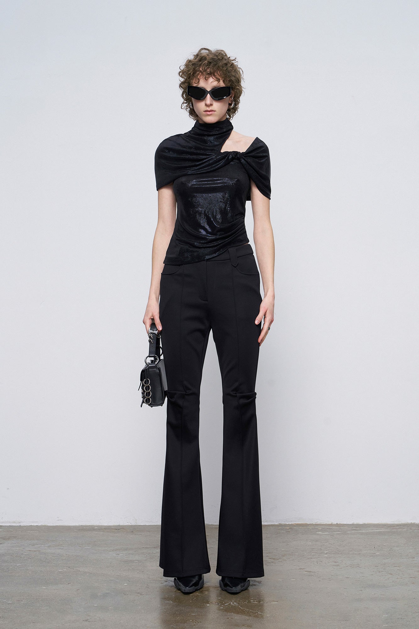 Asymmetric twisted four star top