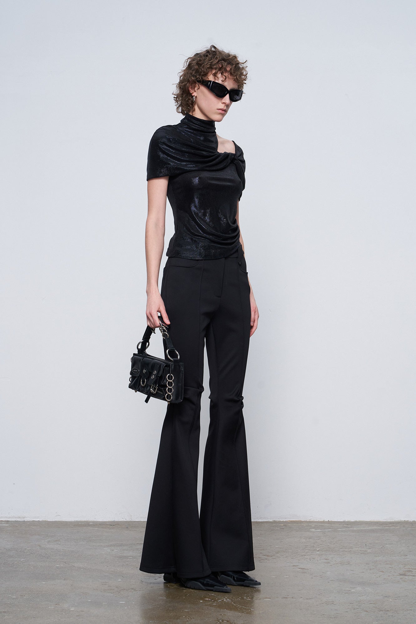 Asymmetric twisted four star top