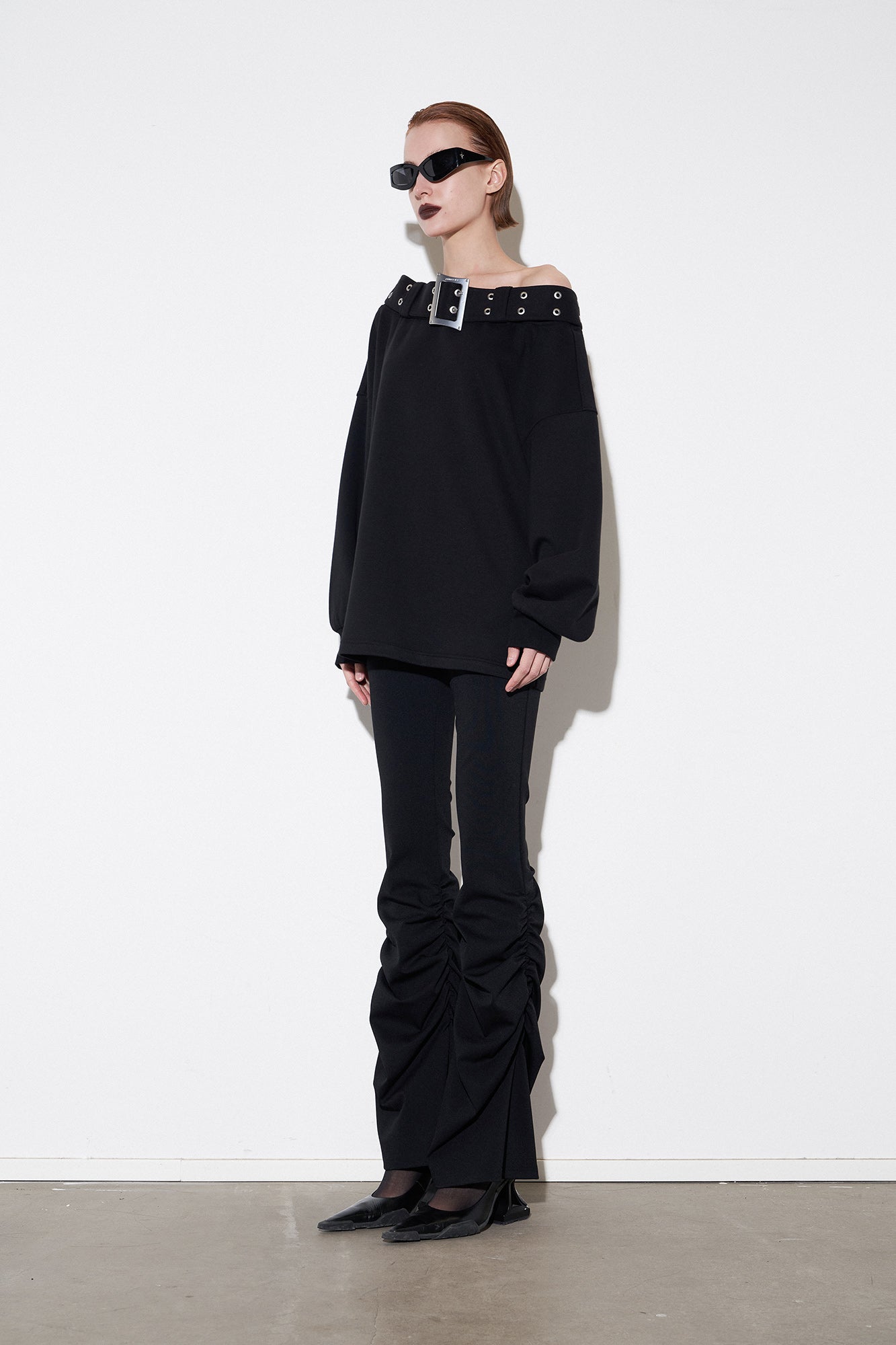 Techwear d-ring off-shoulder top