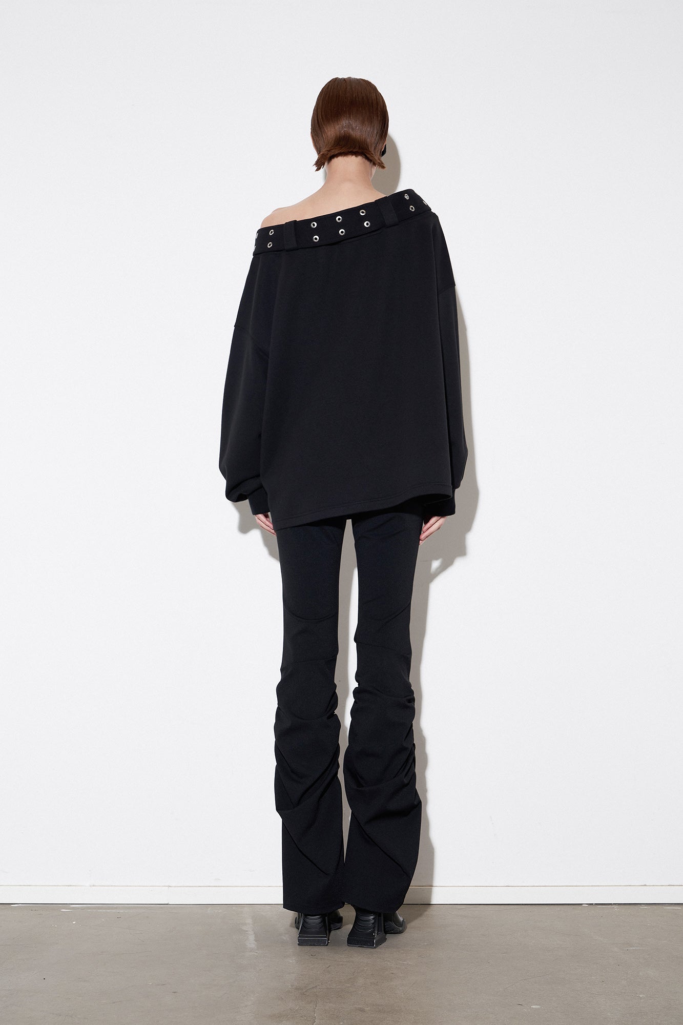 Techwear d-ring off-shoulder top