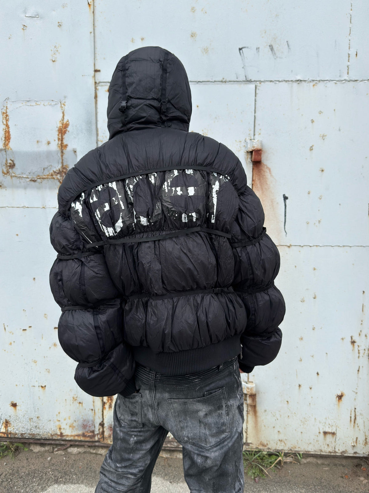 Black puffer jacket x