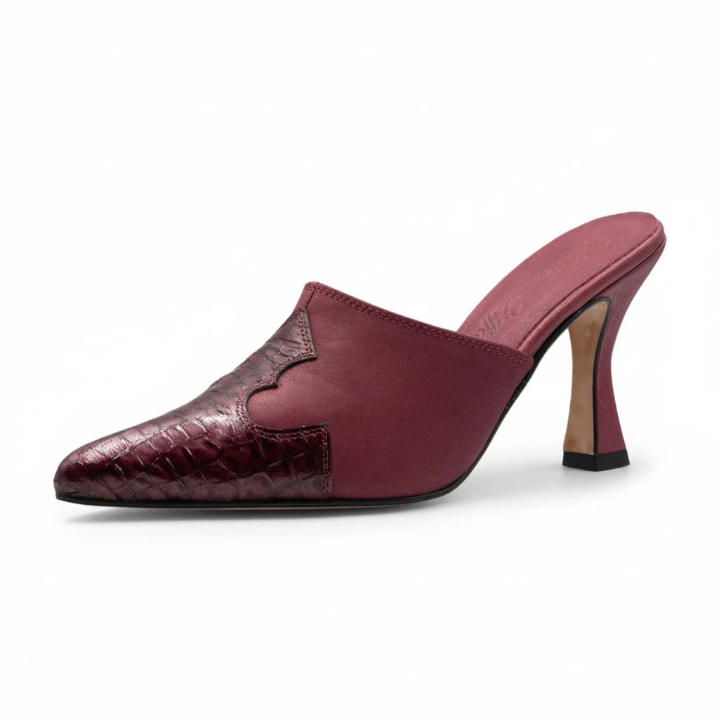 Cowgirl mules in vamp