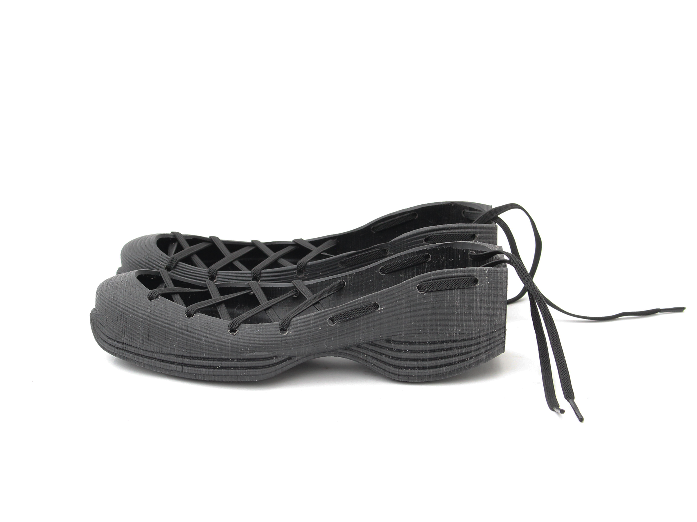 Laced rubber runners, black