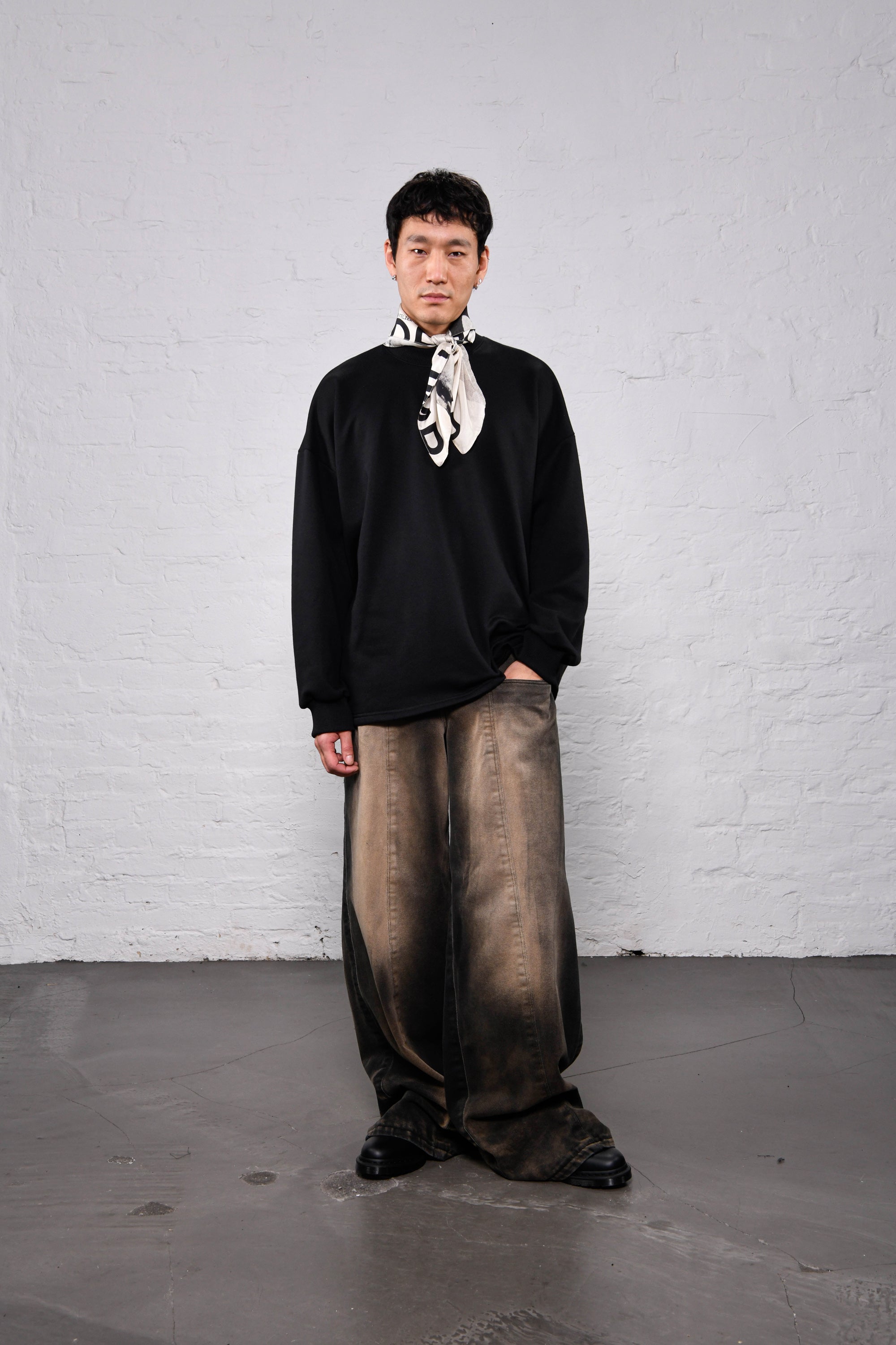 Sunday sweater black