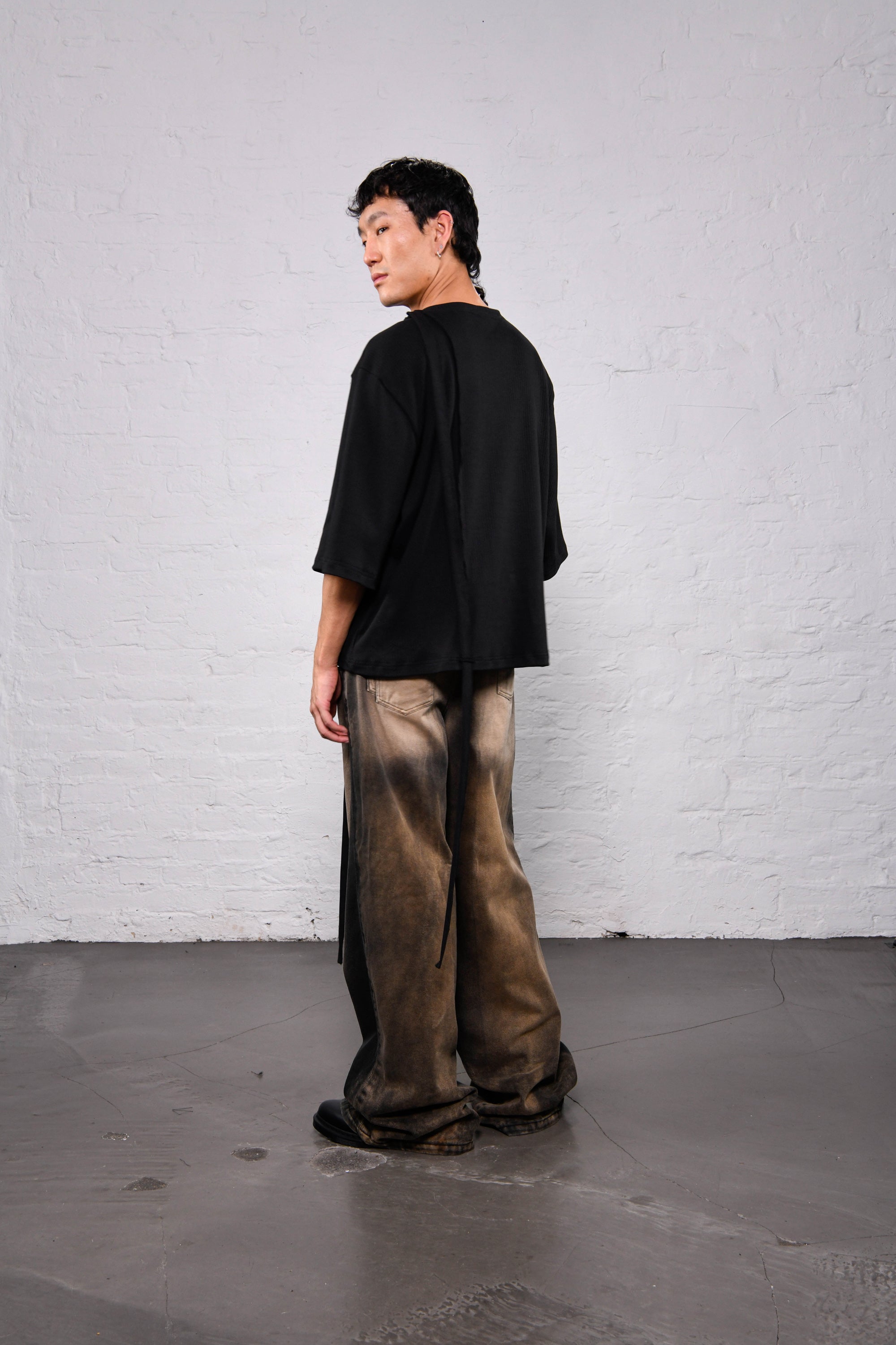 T-shirt black