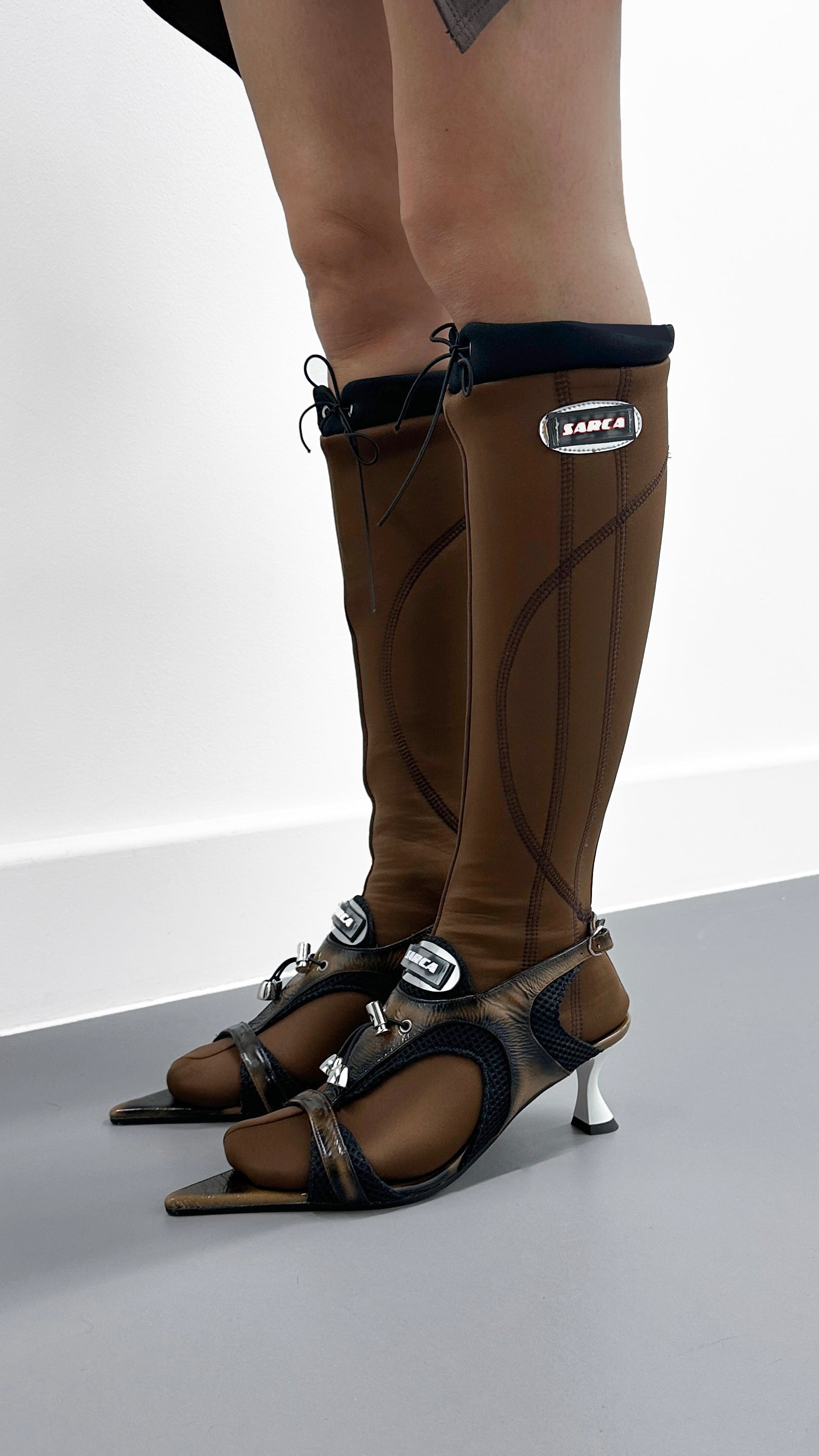 '3 "snowflake" brown sandal boot