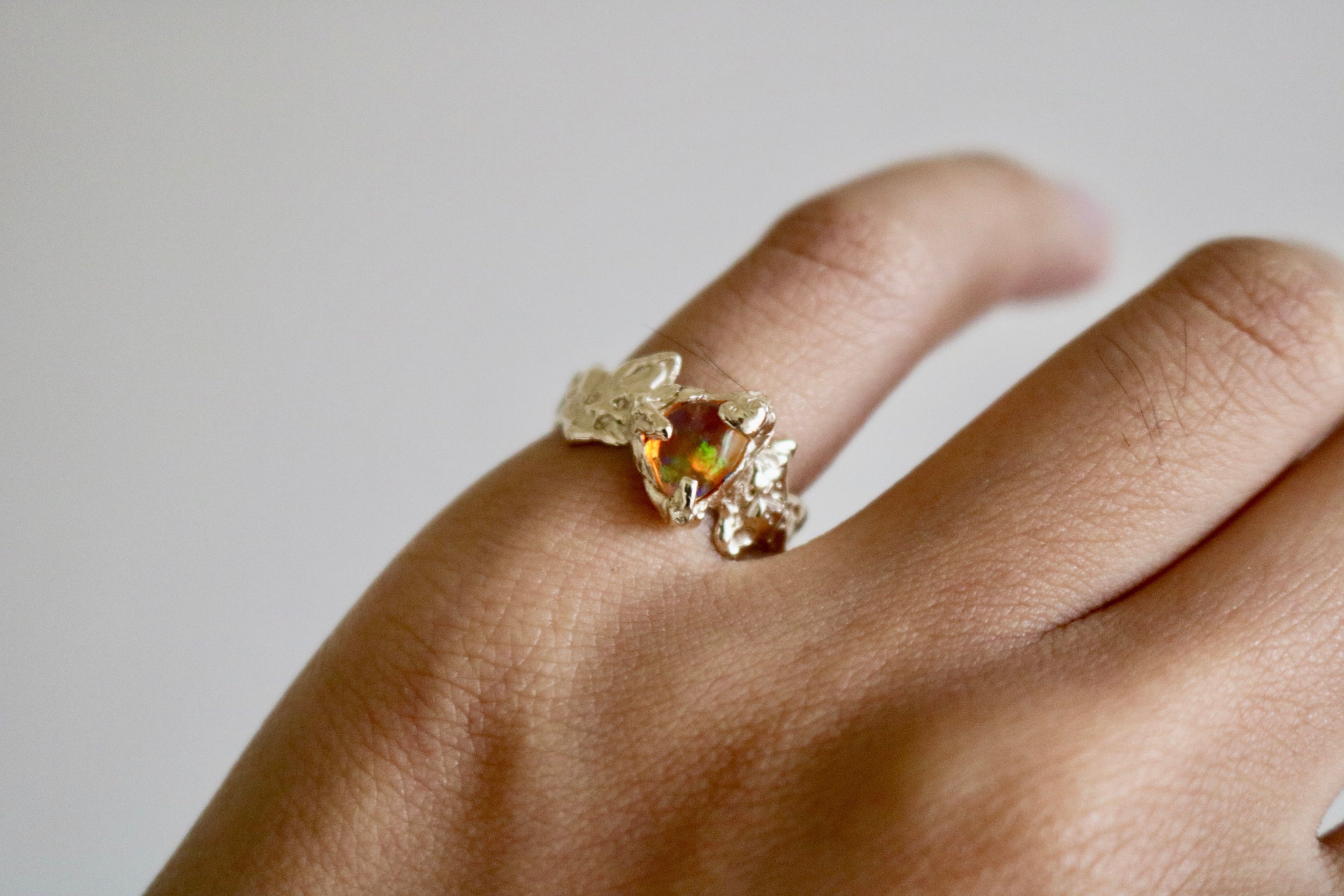 Ignite ring - mexican opal - yellow/gold