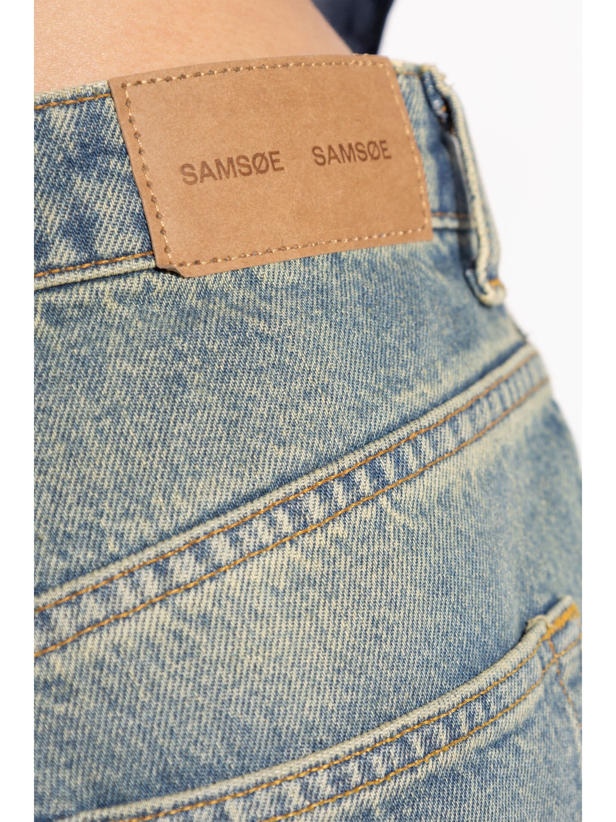 Shelly jeans