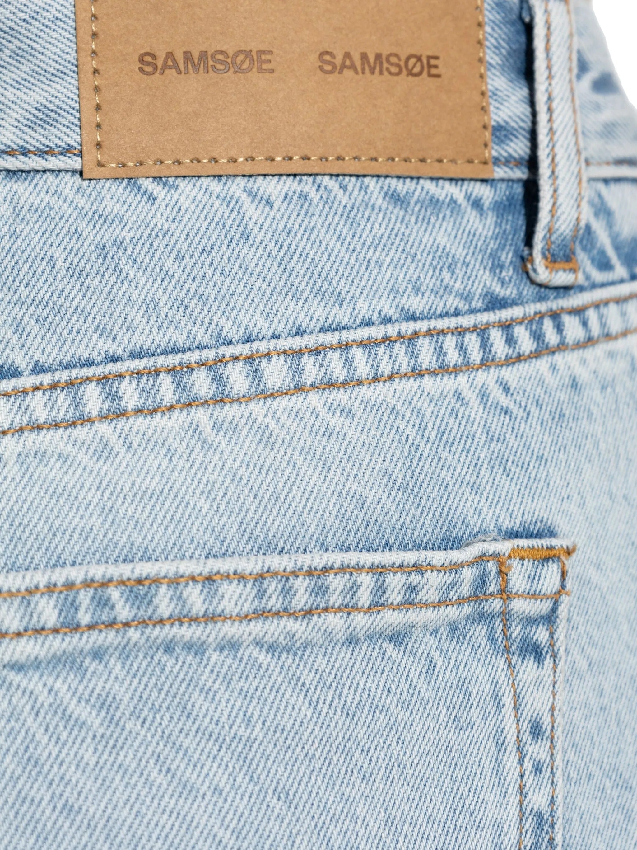 Saharper jeans