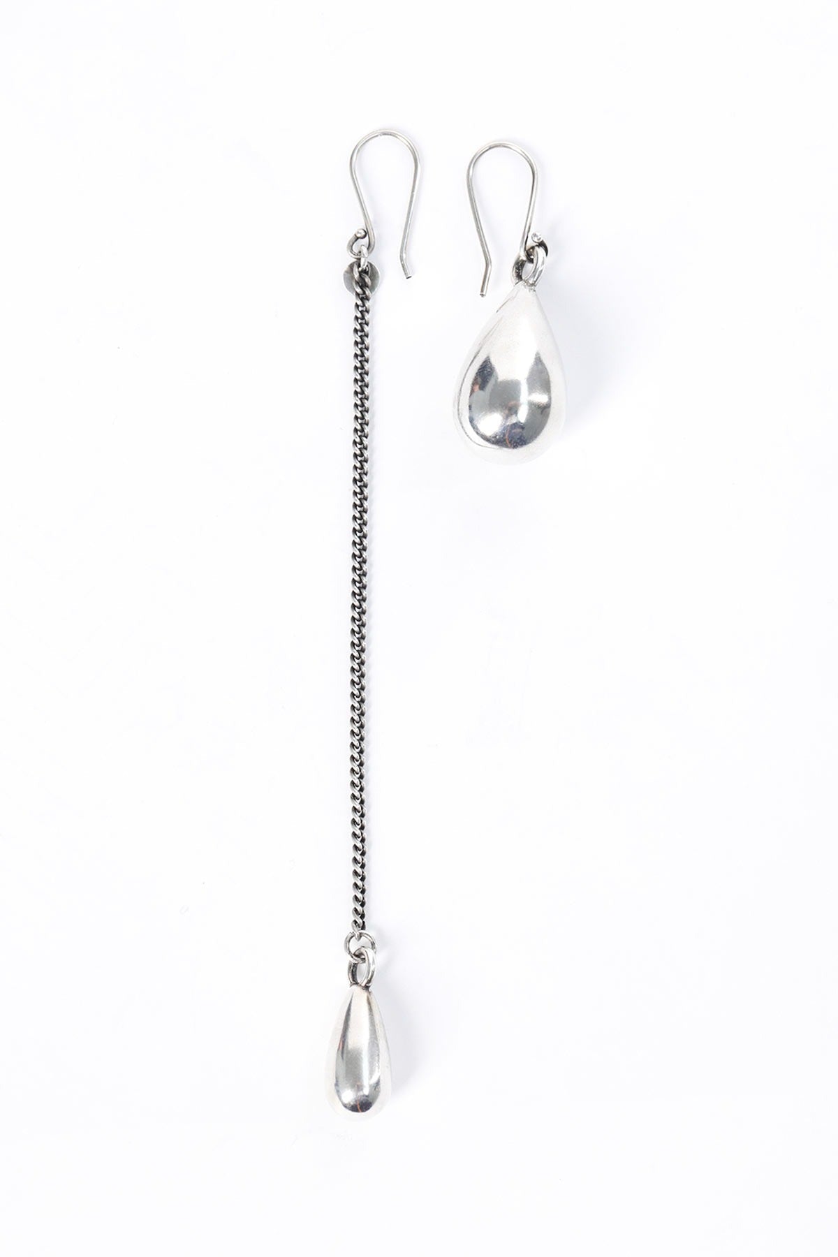 Judith earring pearl + earring chain (pair)