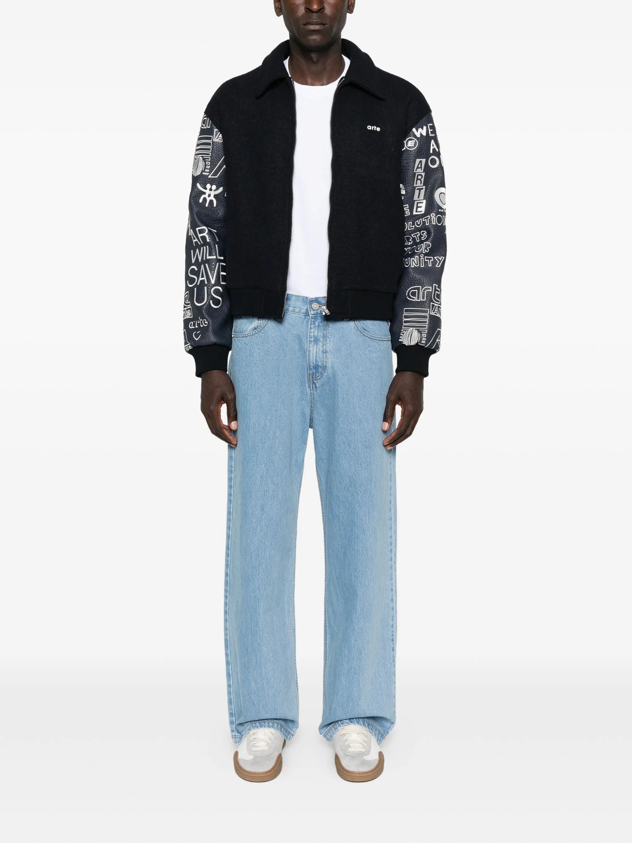 Back pocket graphic pants
