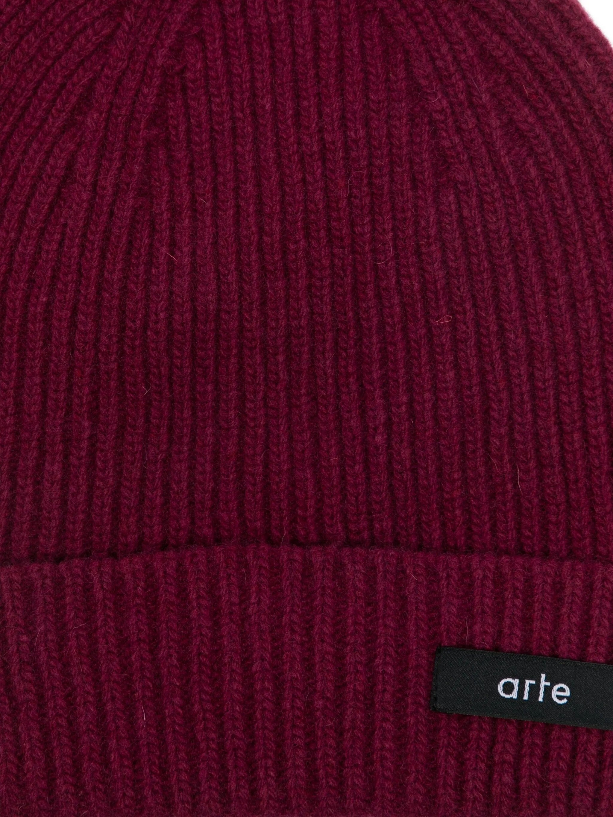 Label beanie
