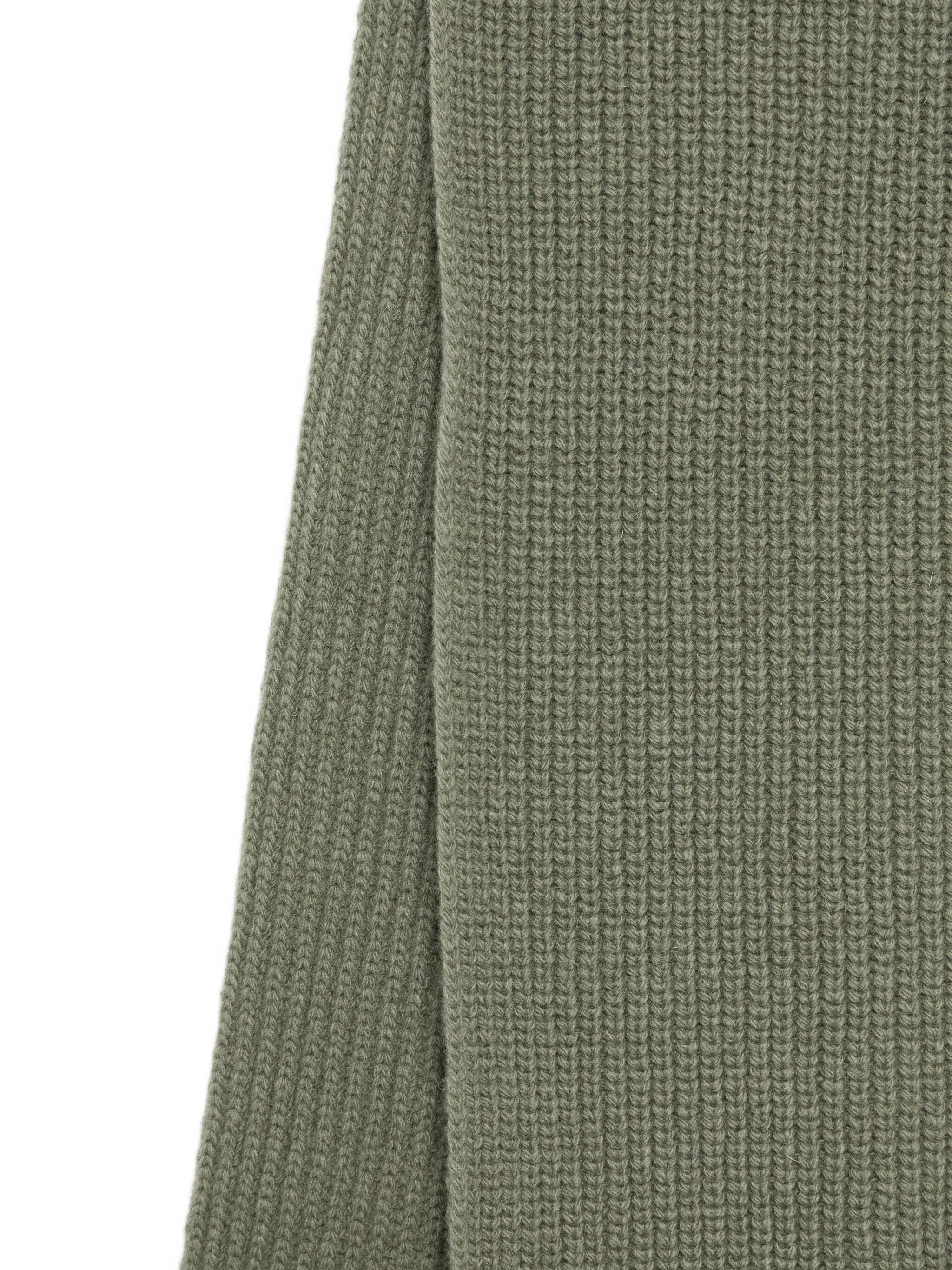 Label scarf