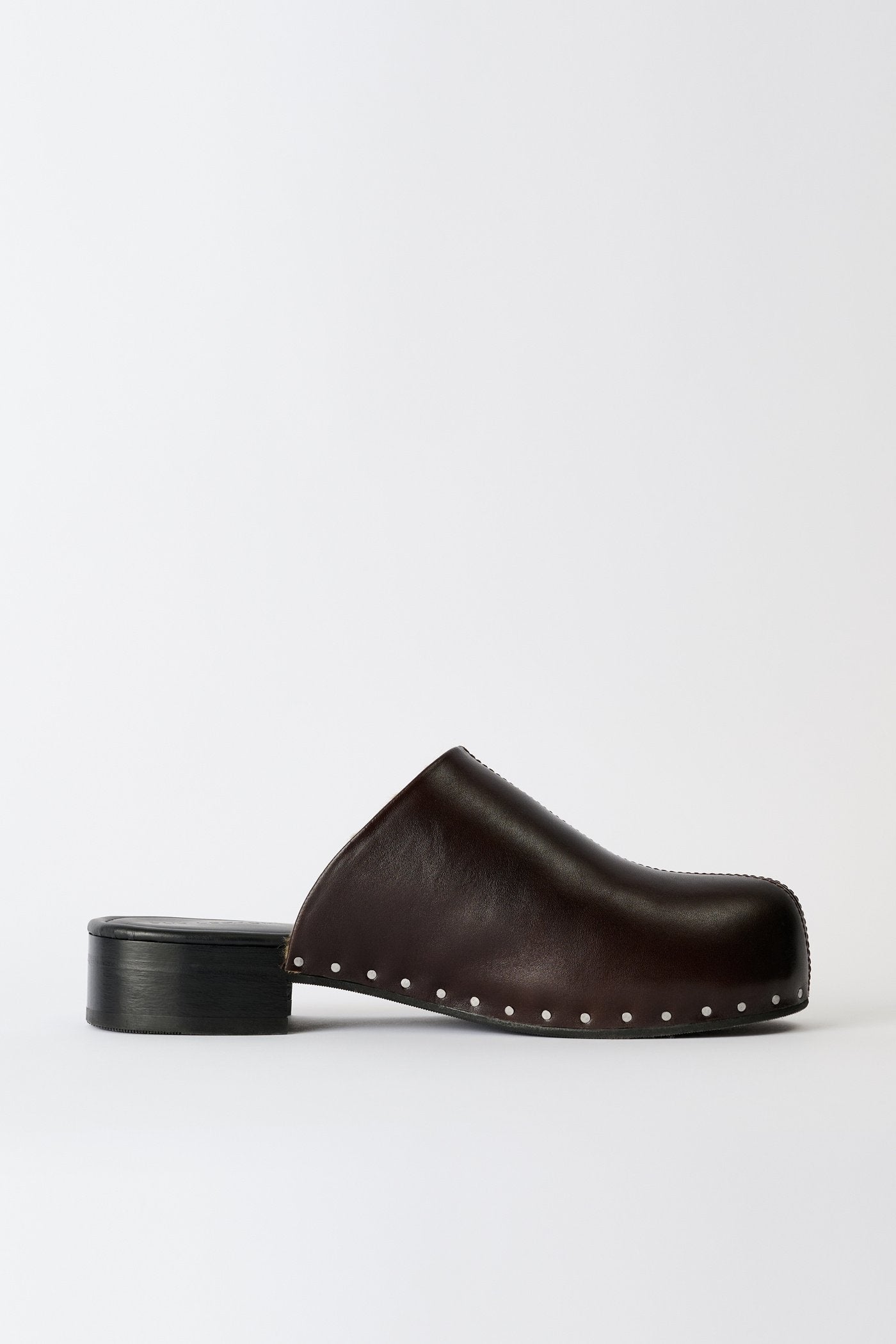 Naoto clog