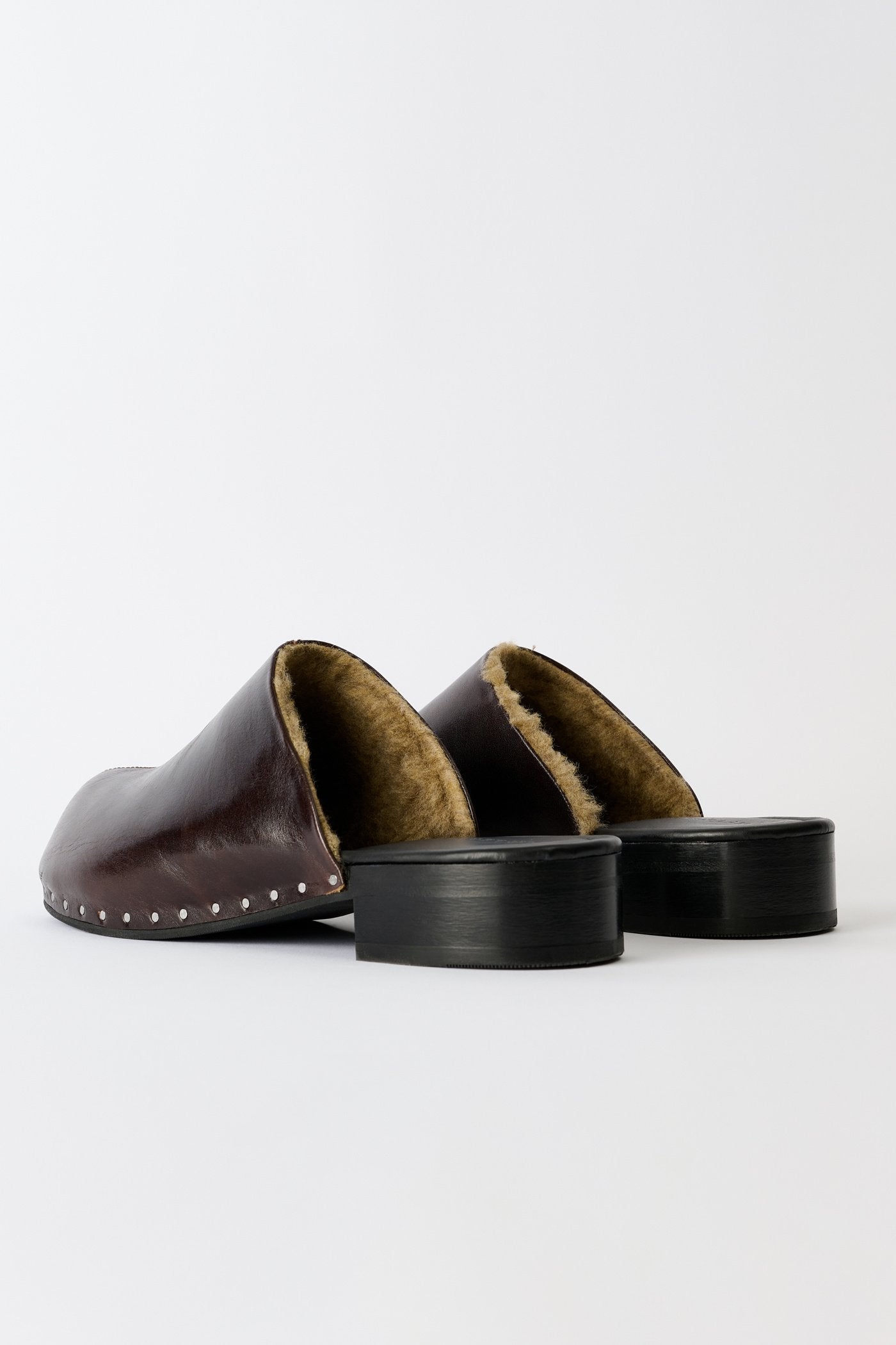 Naoto clog