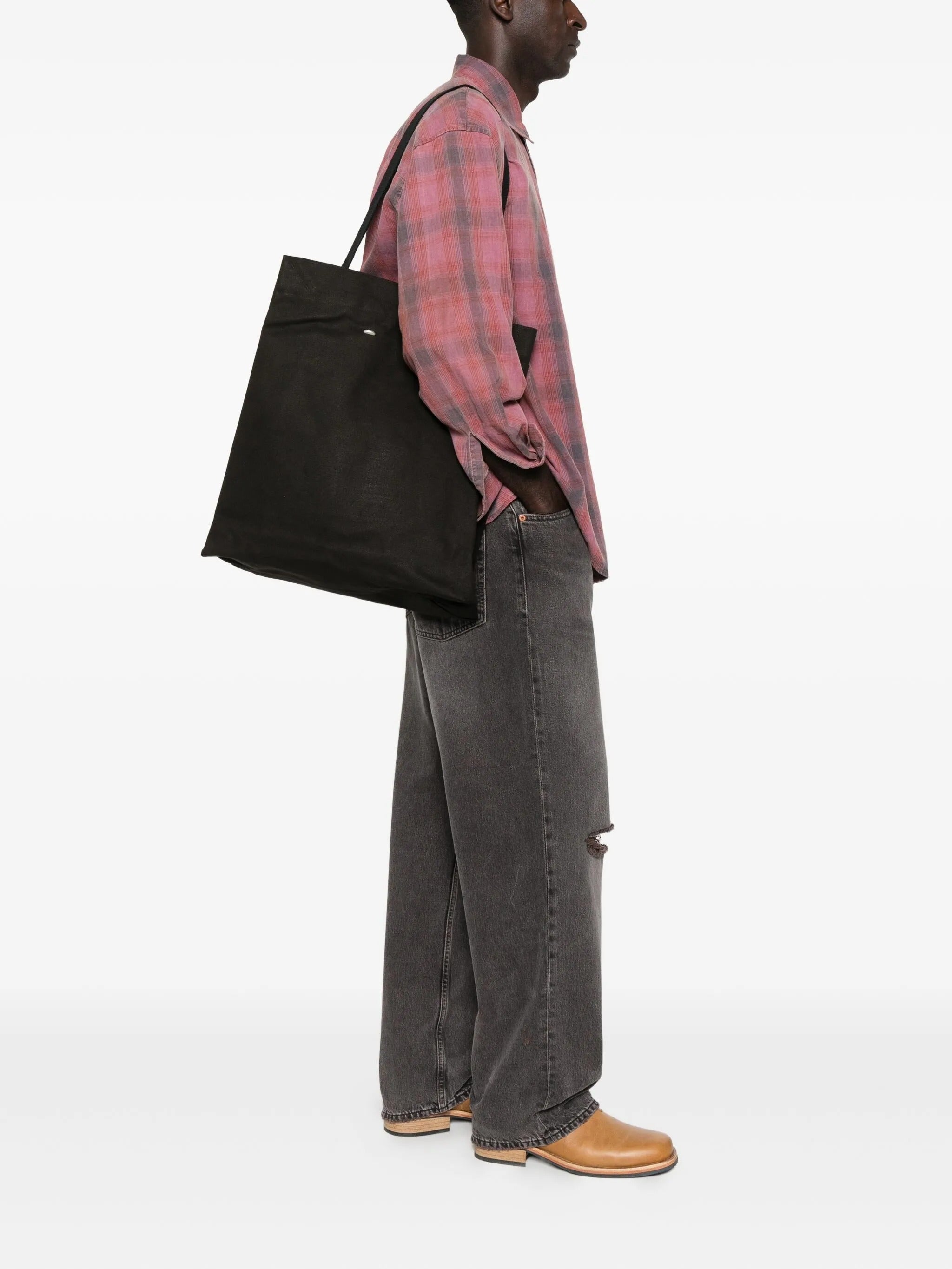 Towering tote