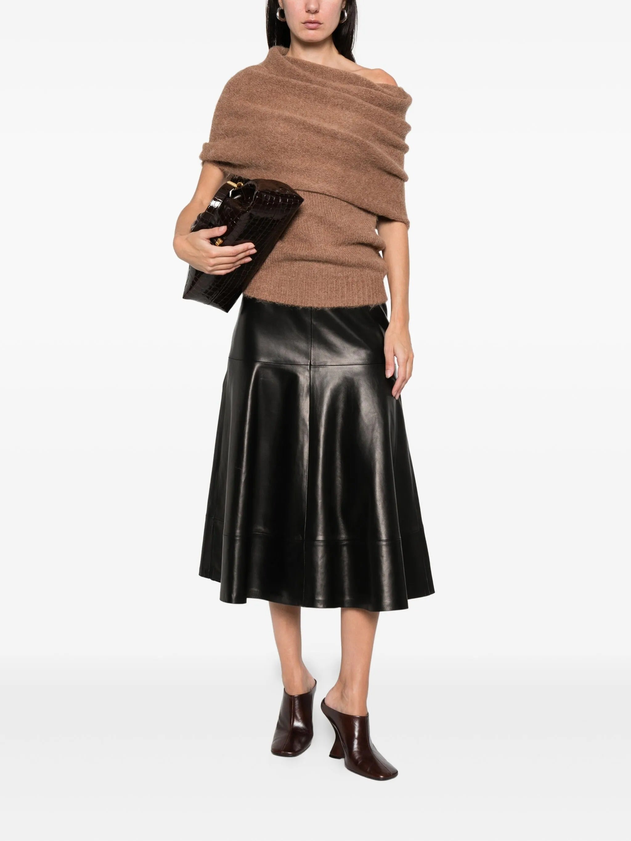 Sleeveless bound top rye