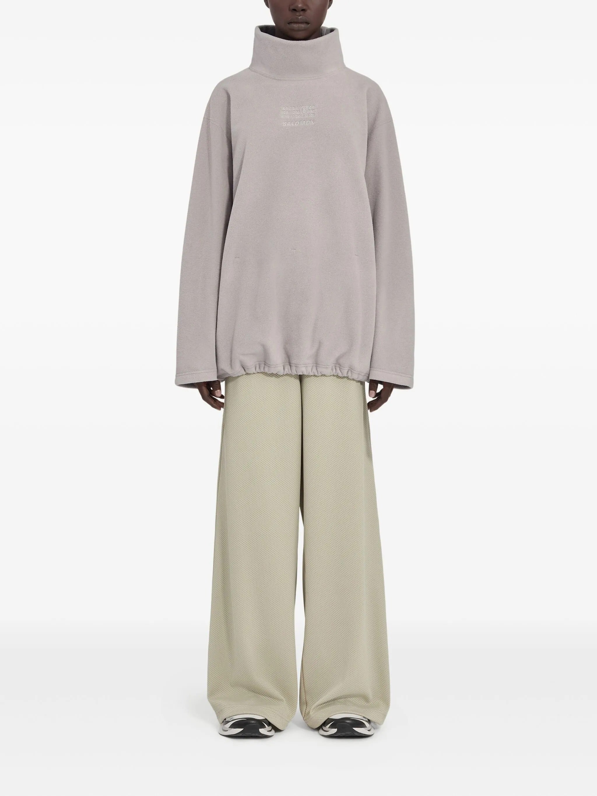 Long-sleeved top