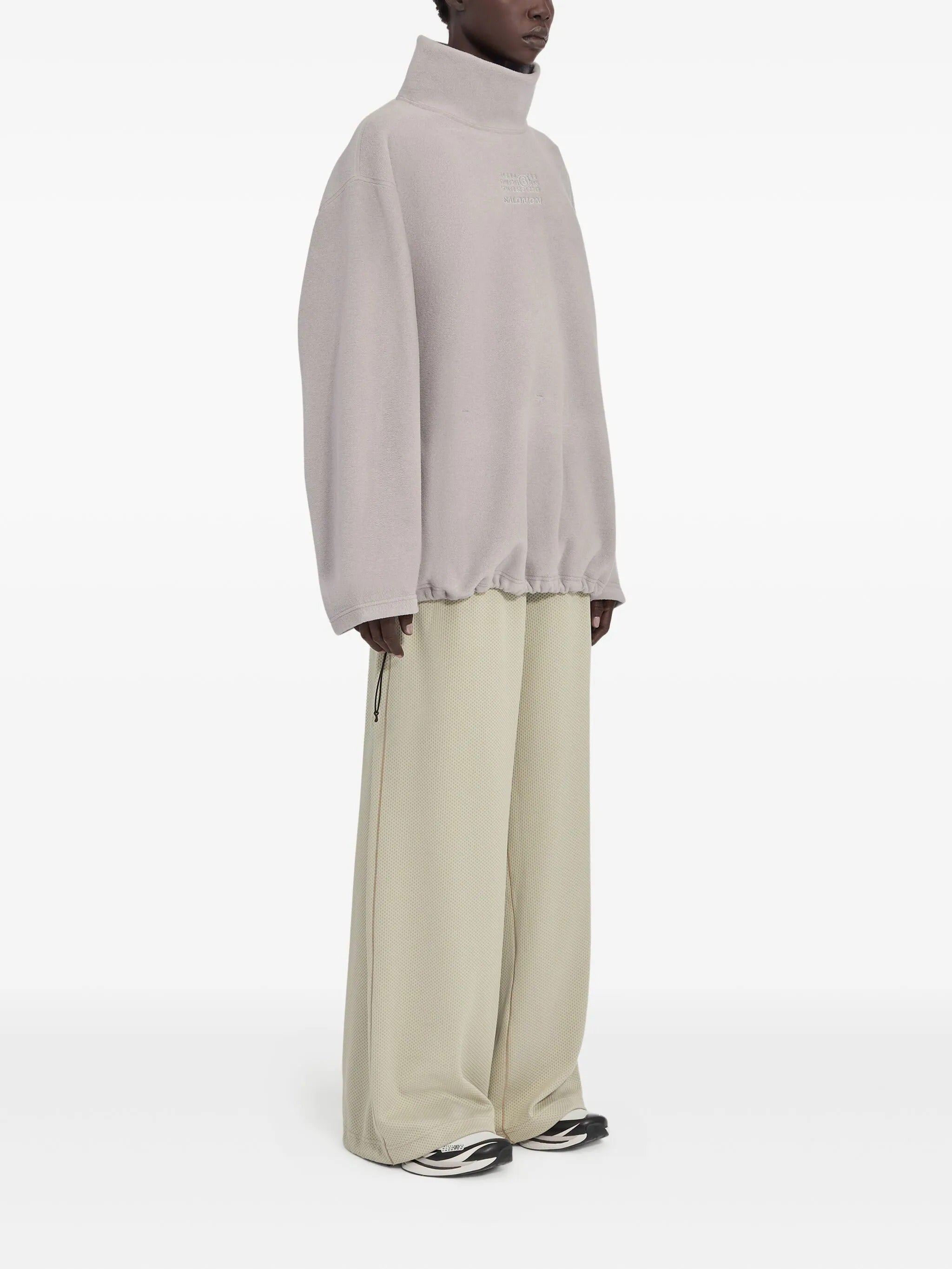 Long-sleeved top