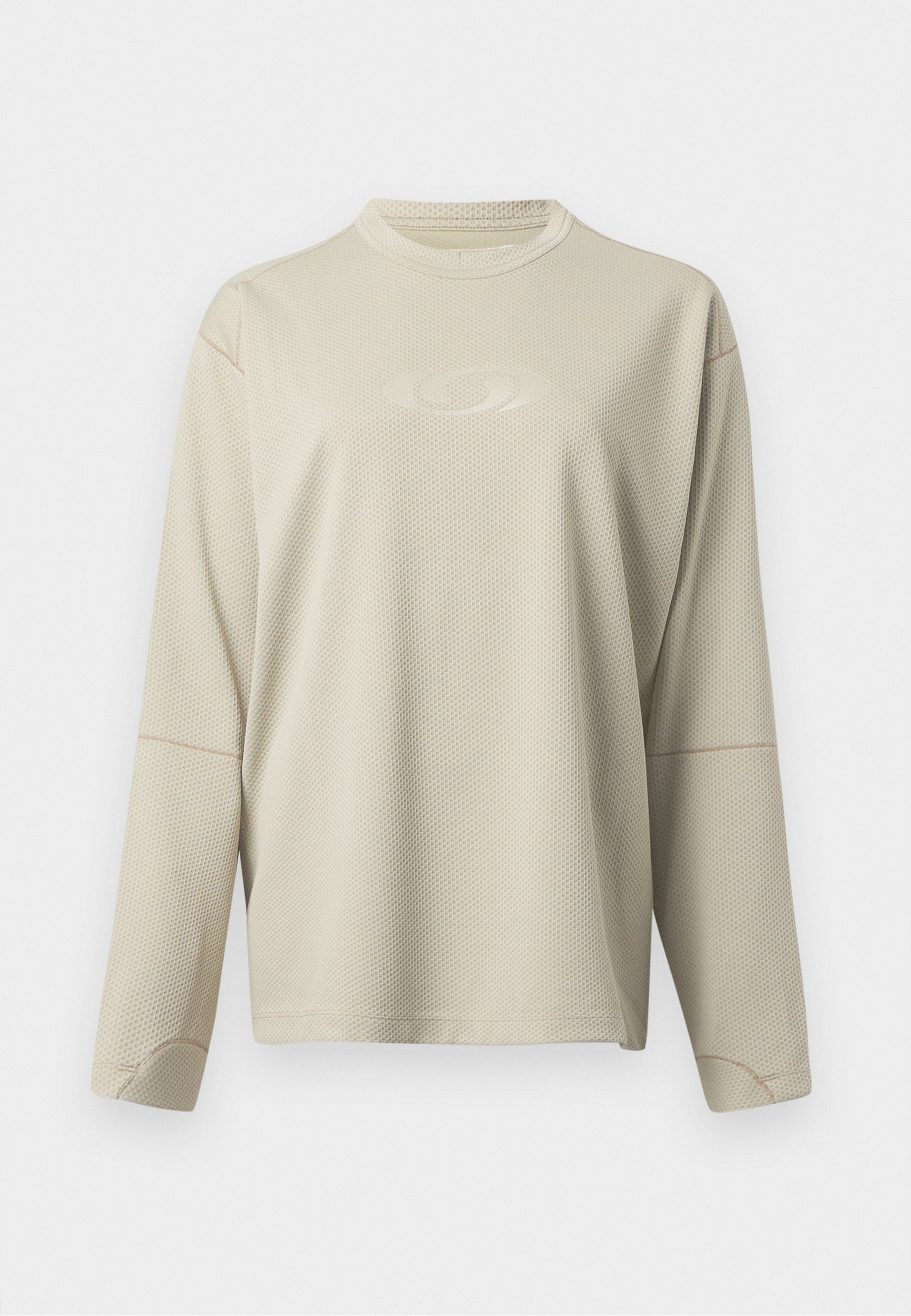 Long-sleeved top