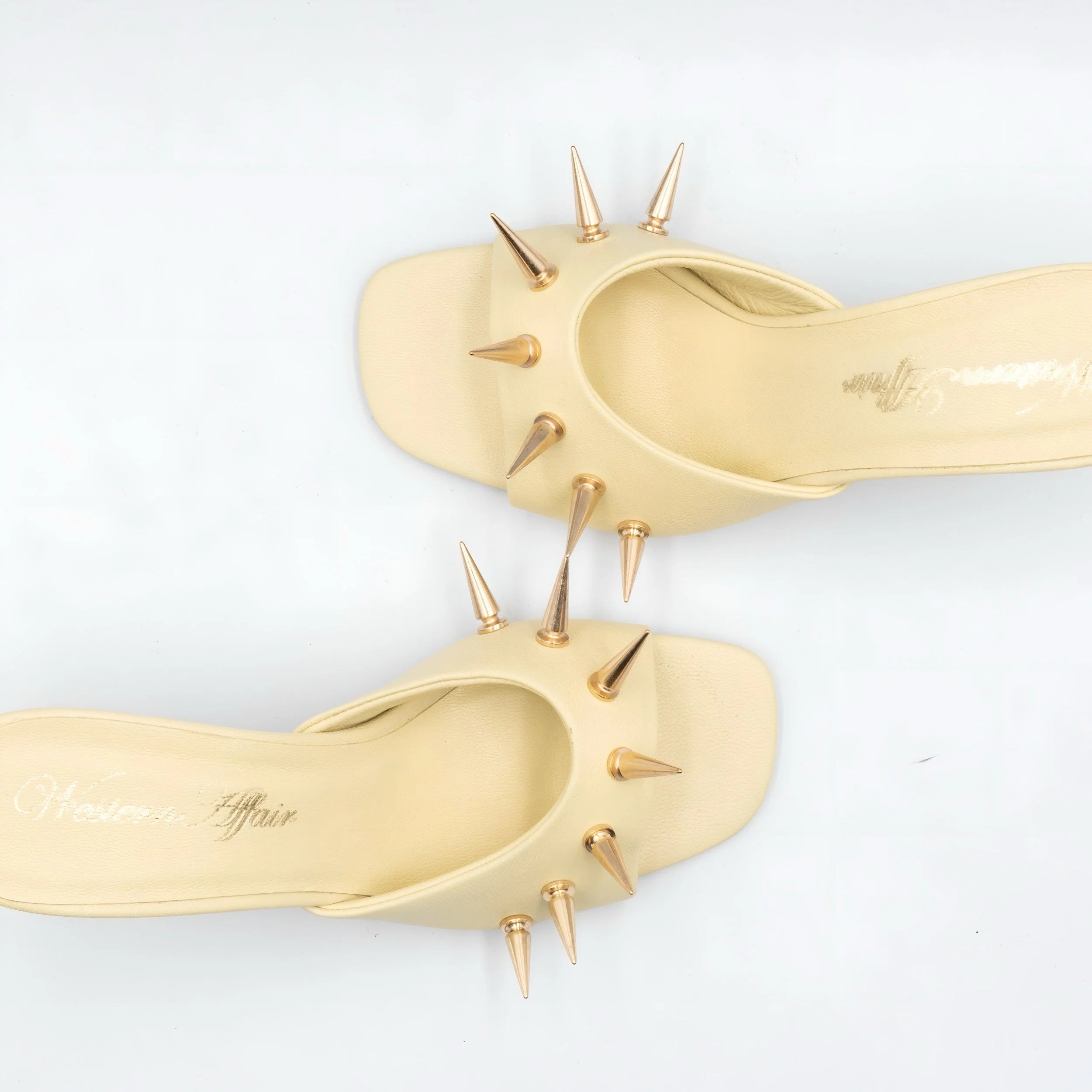 Spotlight heel in butter