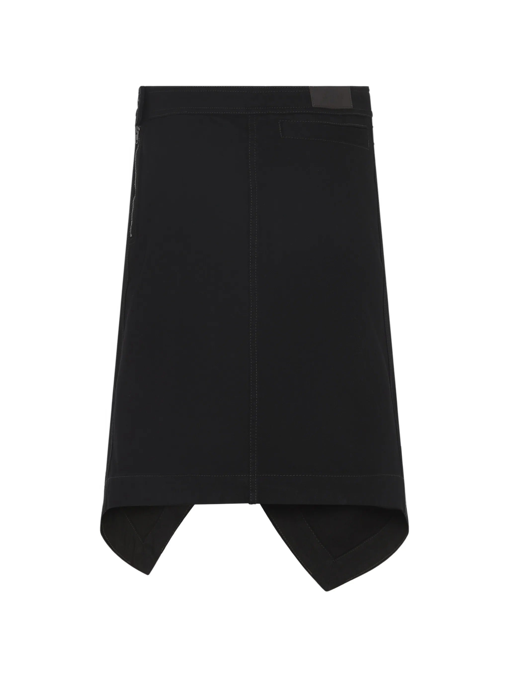 Asymmetric skirt
