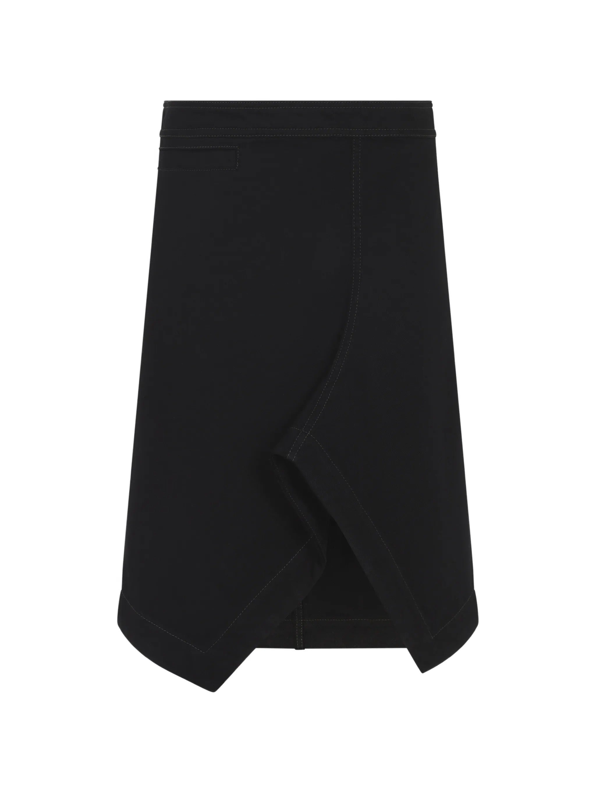 Asymmetric skirt