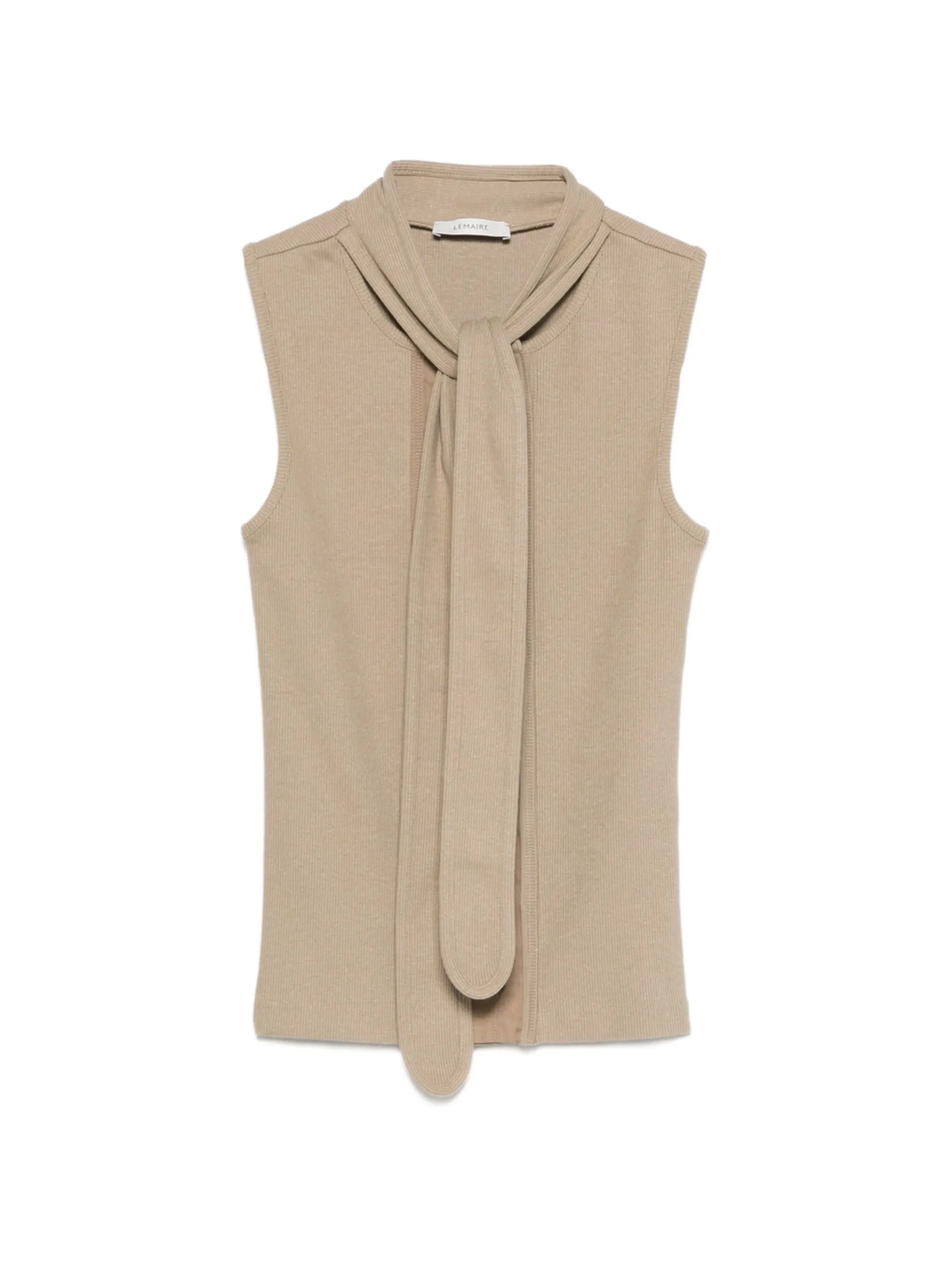 Asymmetrical fitted top