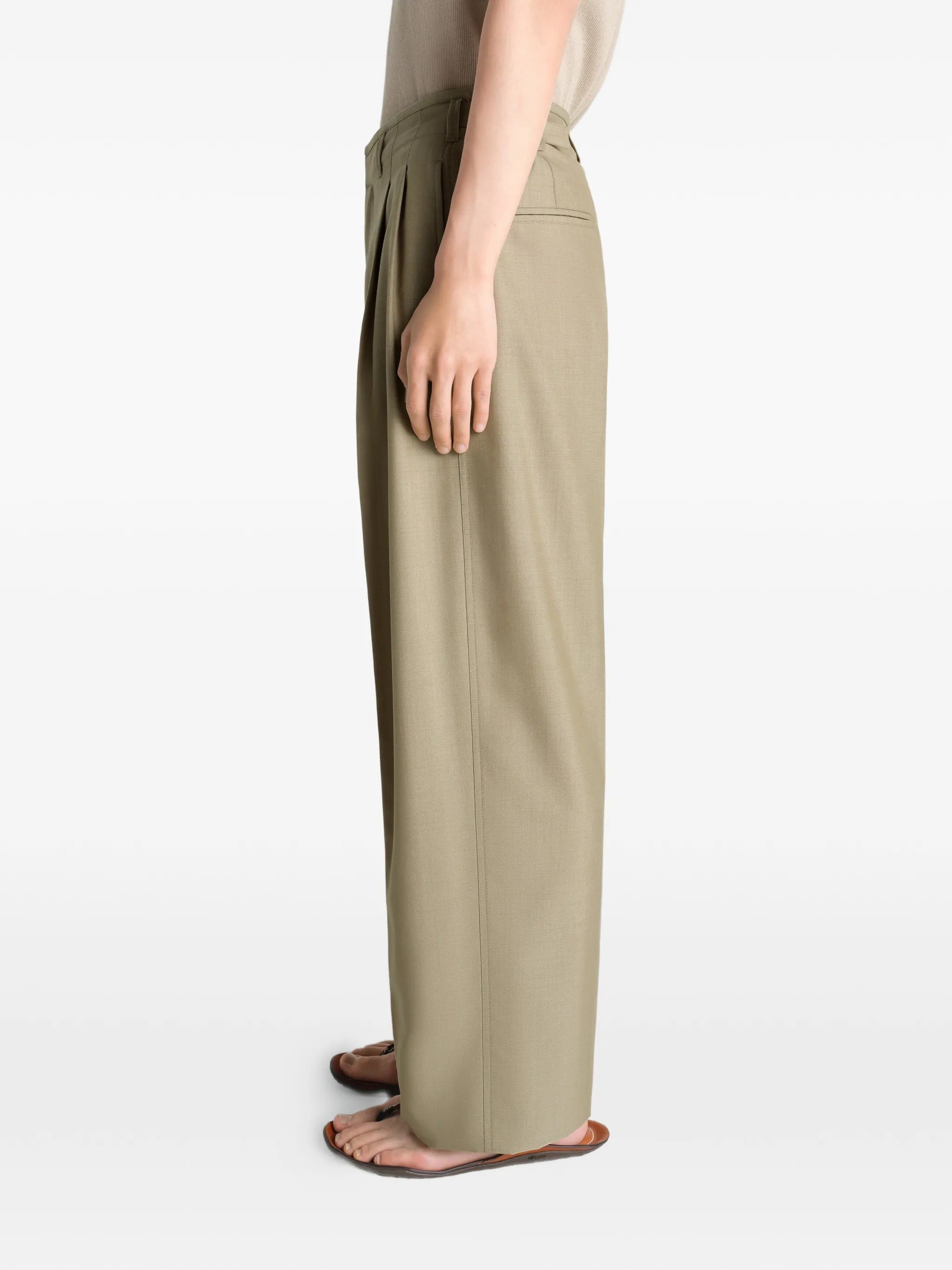Pleated tailored pants