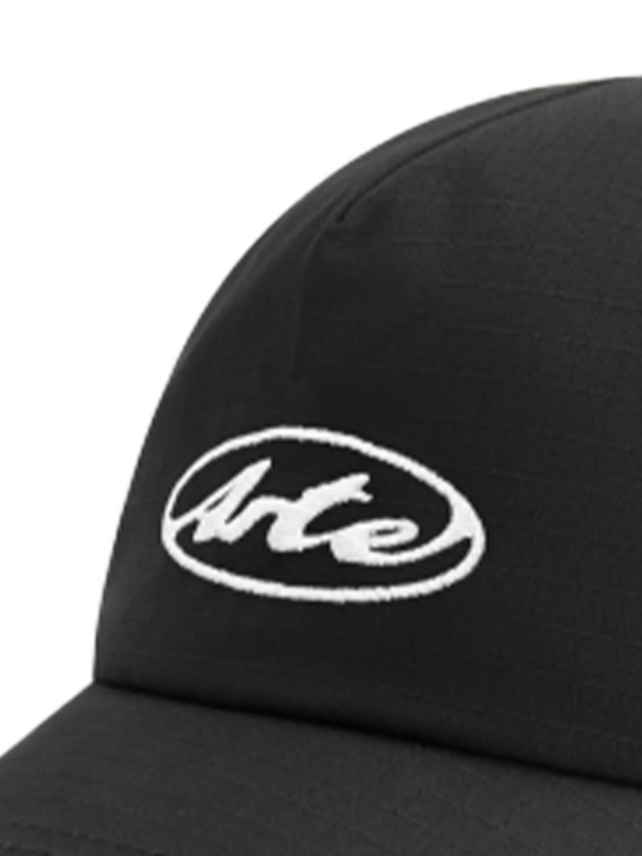 Round logo cap