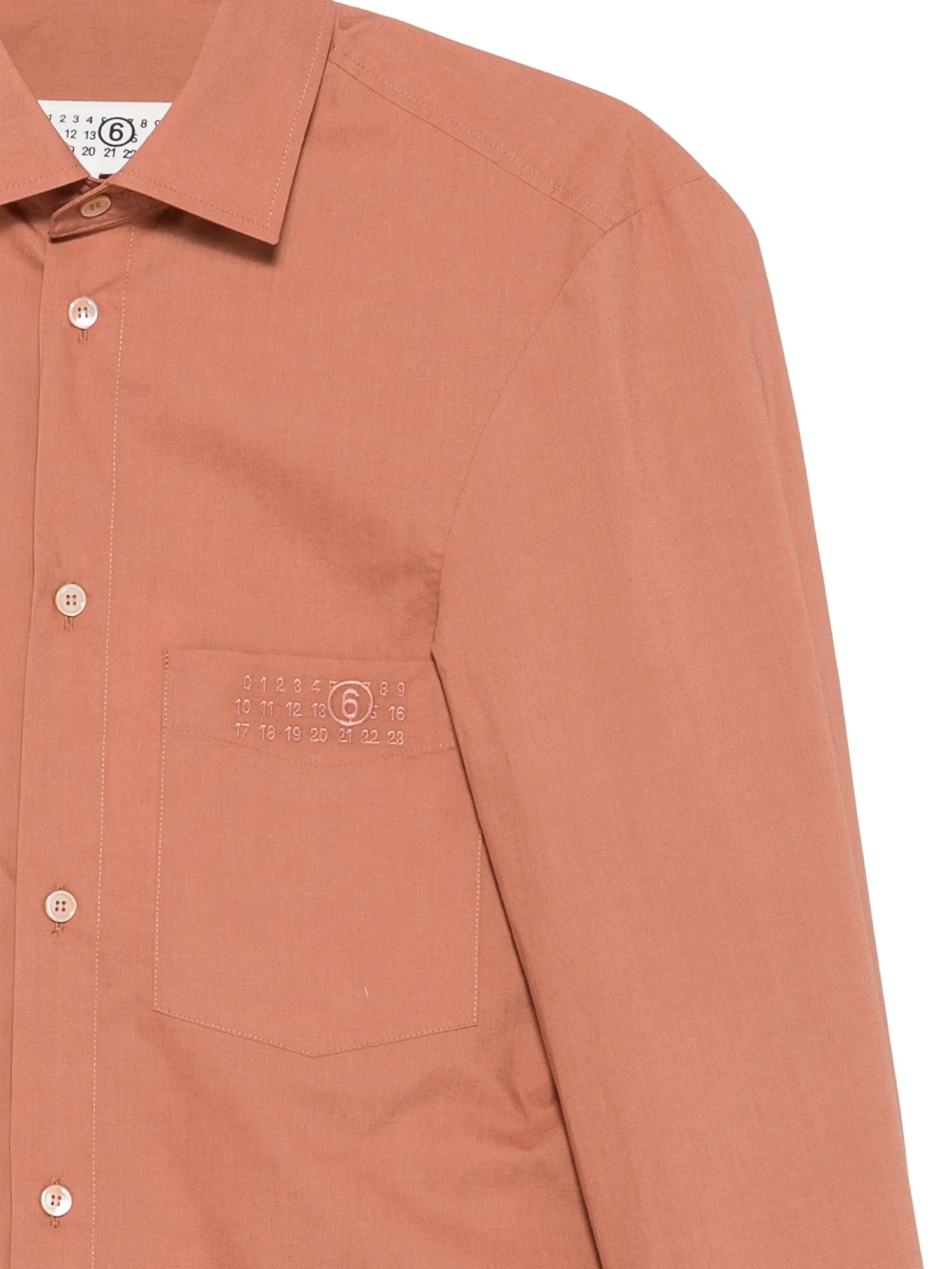 Long-sleeved shirt